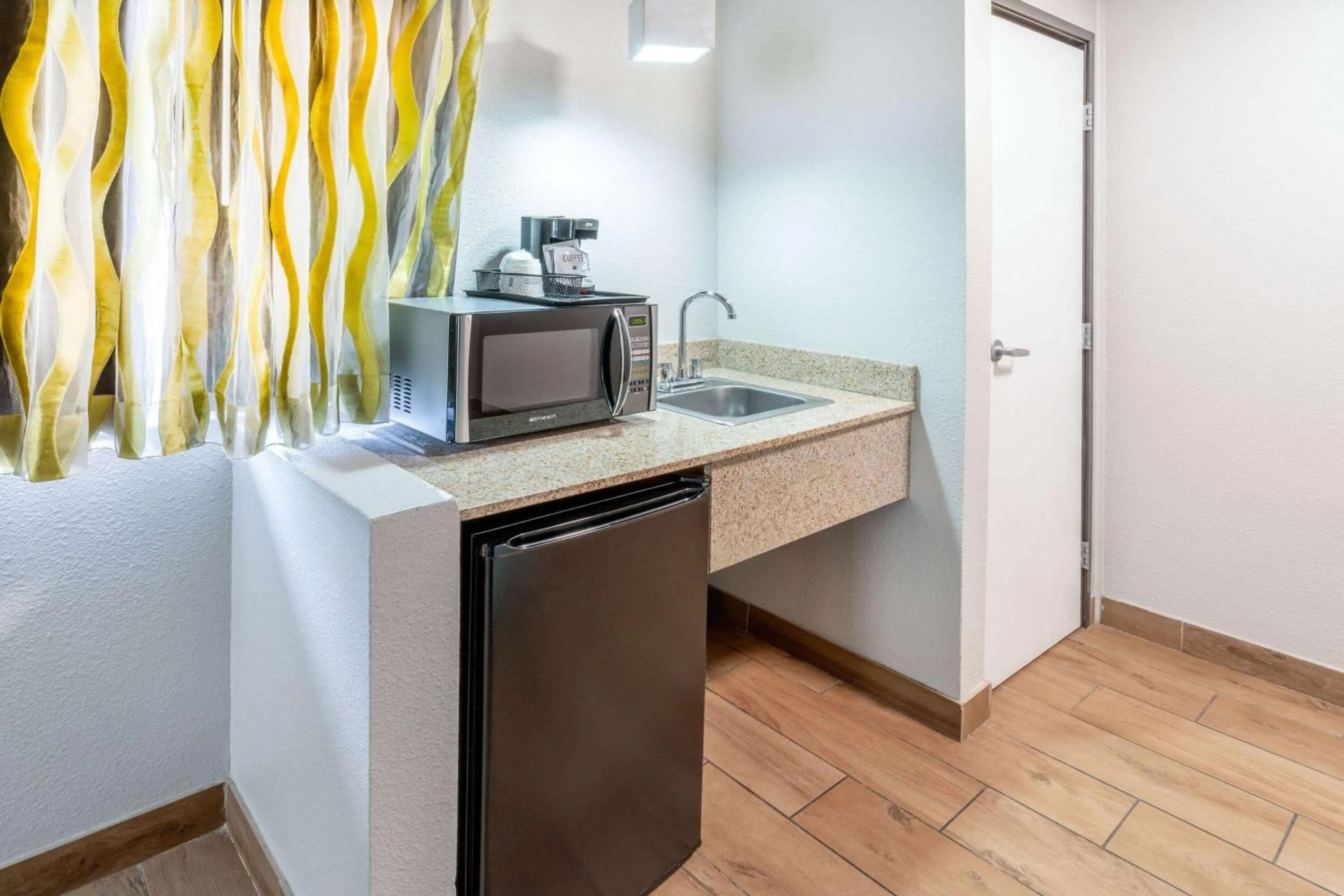 Photo of the whole room in La Quinta Inn by Wyndham Steamboat Springs