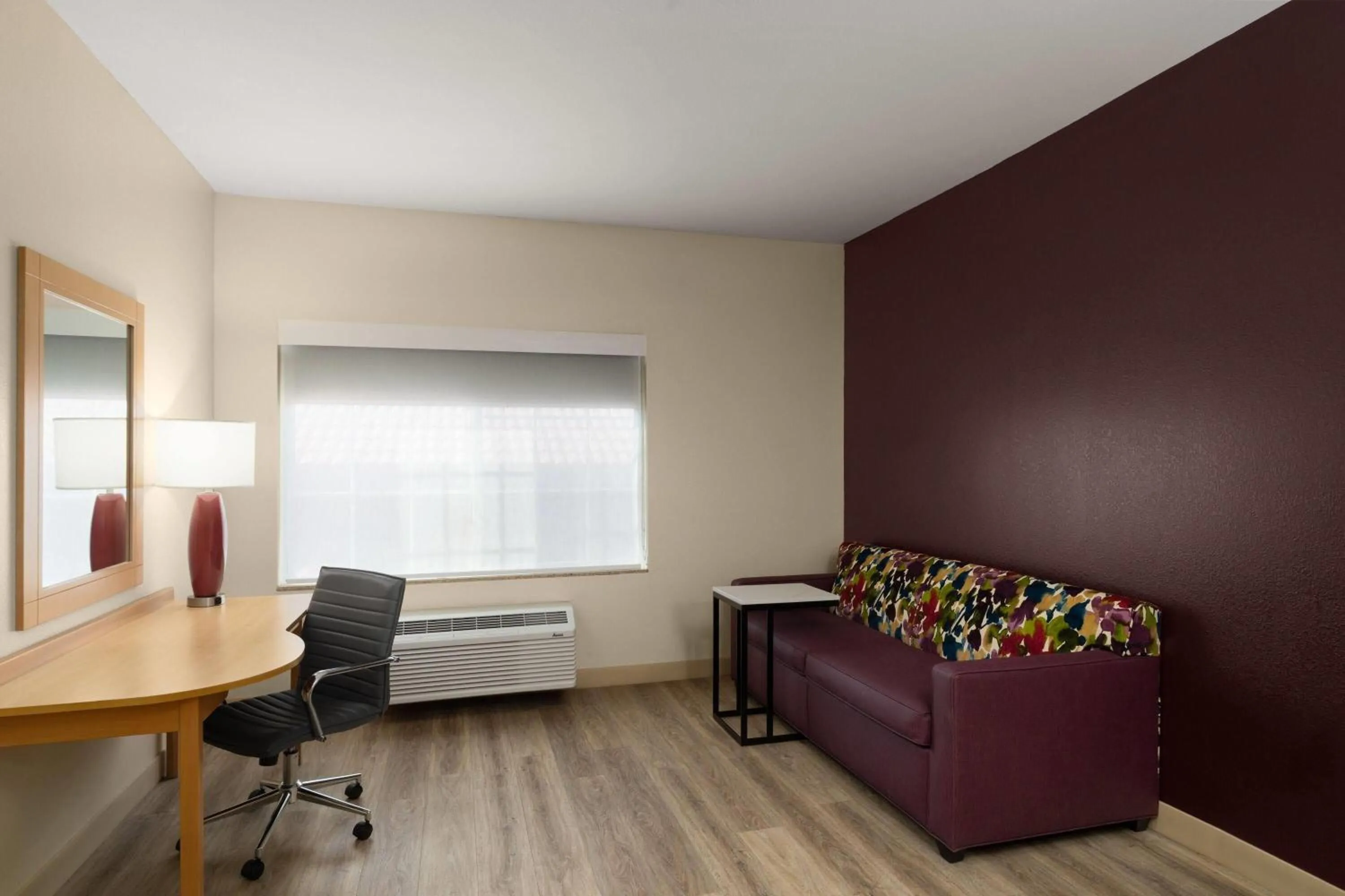 Photo of the whole room in La Quinta by Wyndham Tucumcari