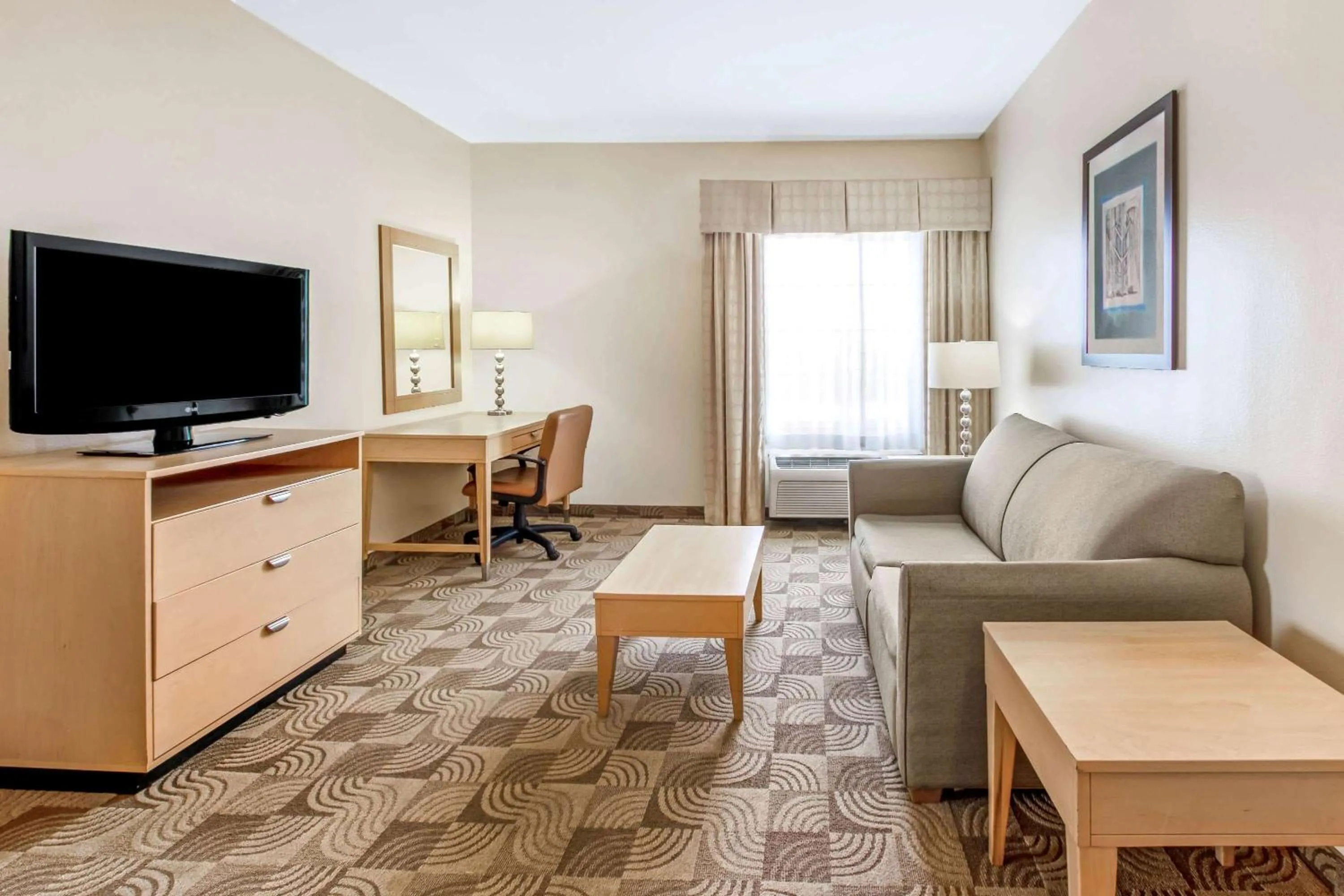 Photo of the whole room in La Quinta by Wyndham Tucumcari