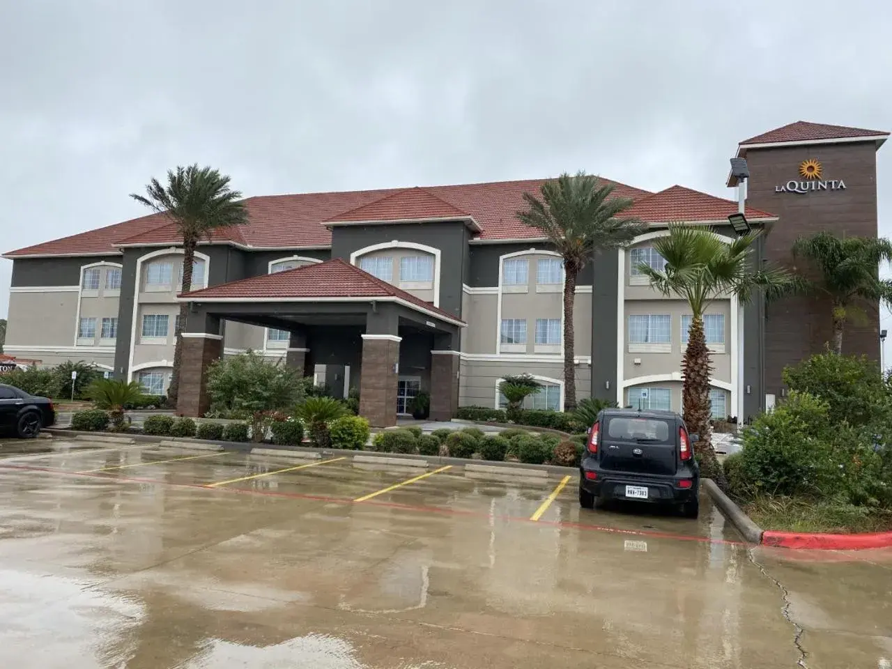 Facade/entrance in La Quinta by Wyndham Rosenberg Facade/entrance in La Quinta by Wyndham Rosenberg