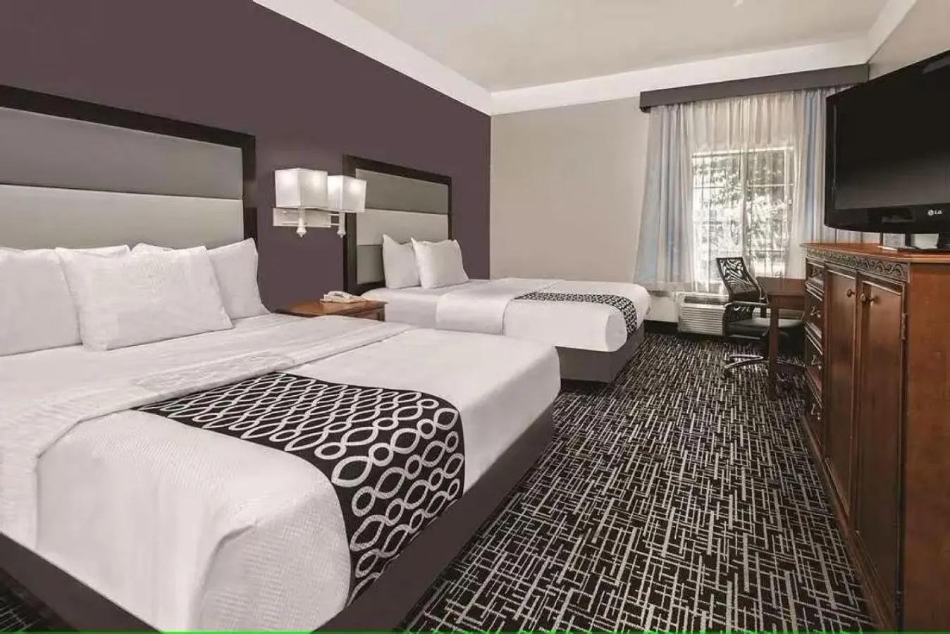 Photo of the whole room, Bed in Vista Del Sol Hotel - Rosenberg
