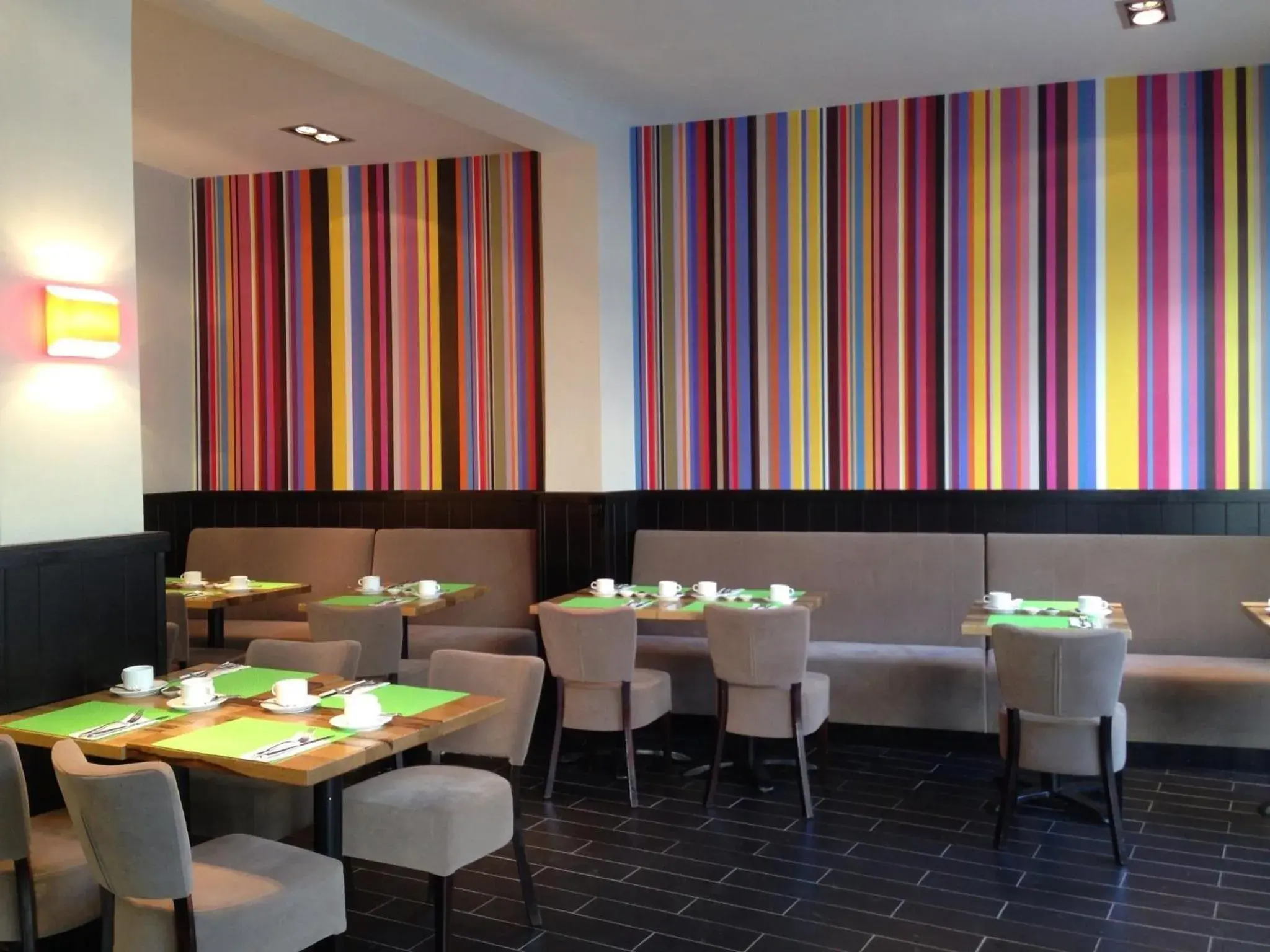 Lounge or bar in Jerusalem Inn by Smart Hotels Lounge or bar in Jerusalem Inn by Smart Hotels