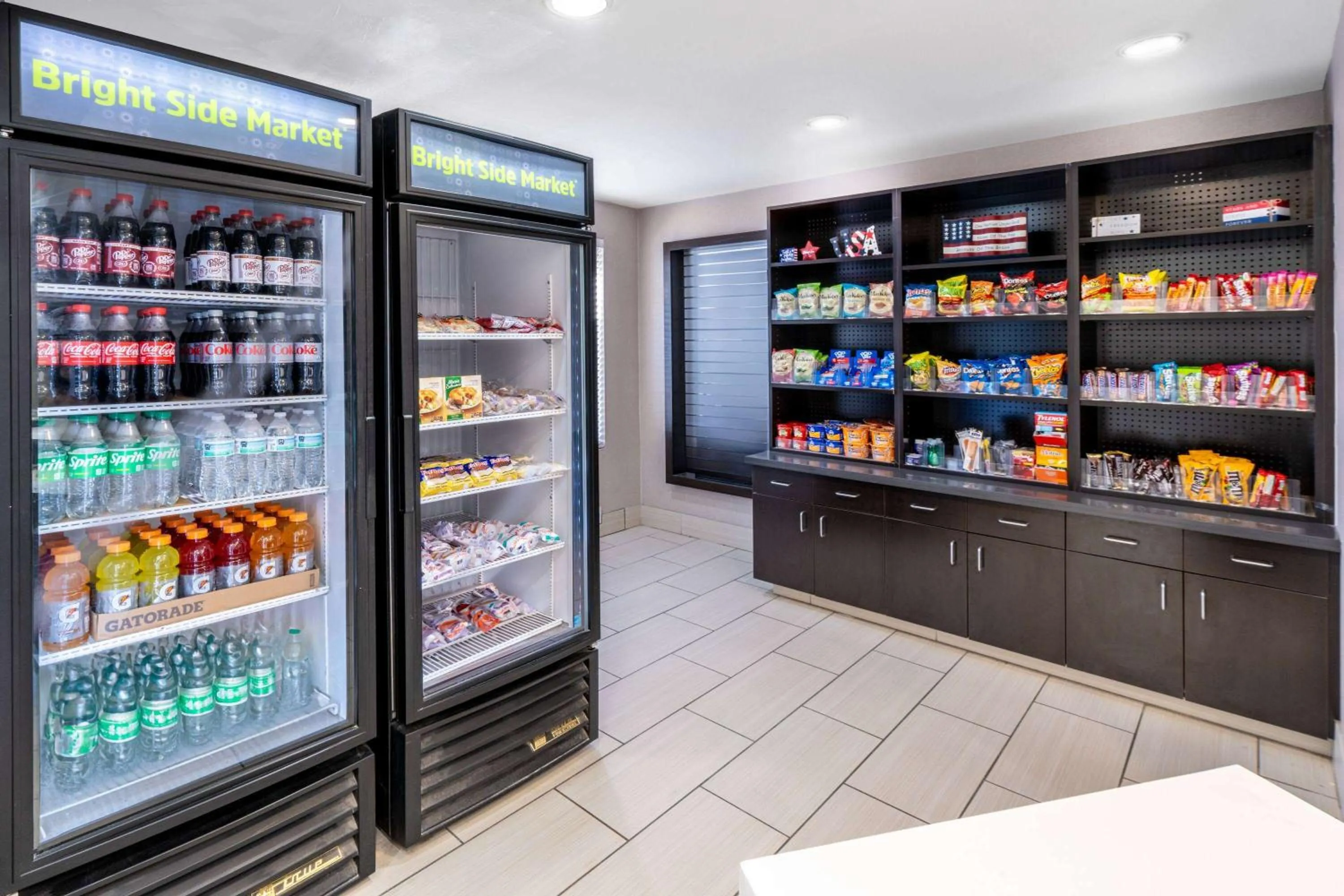 Food and drinks in La Quinta by Wyndham Roswell