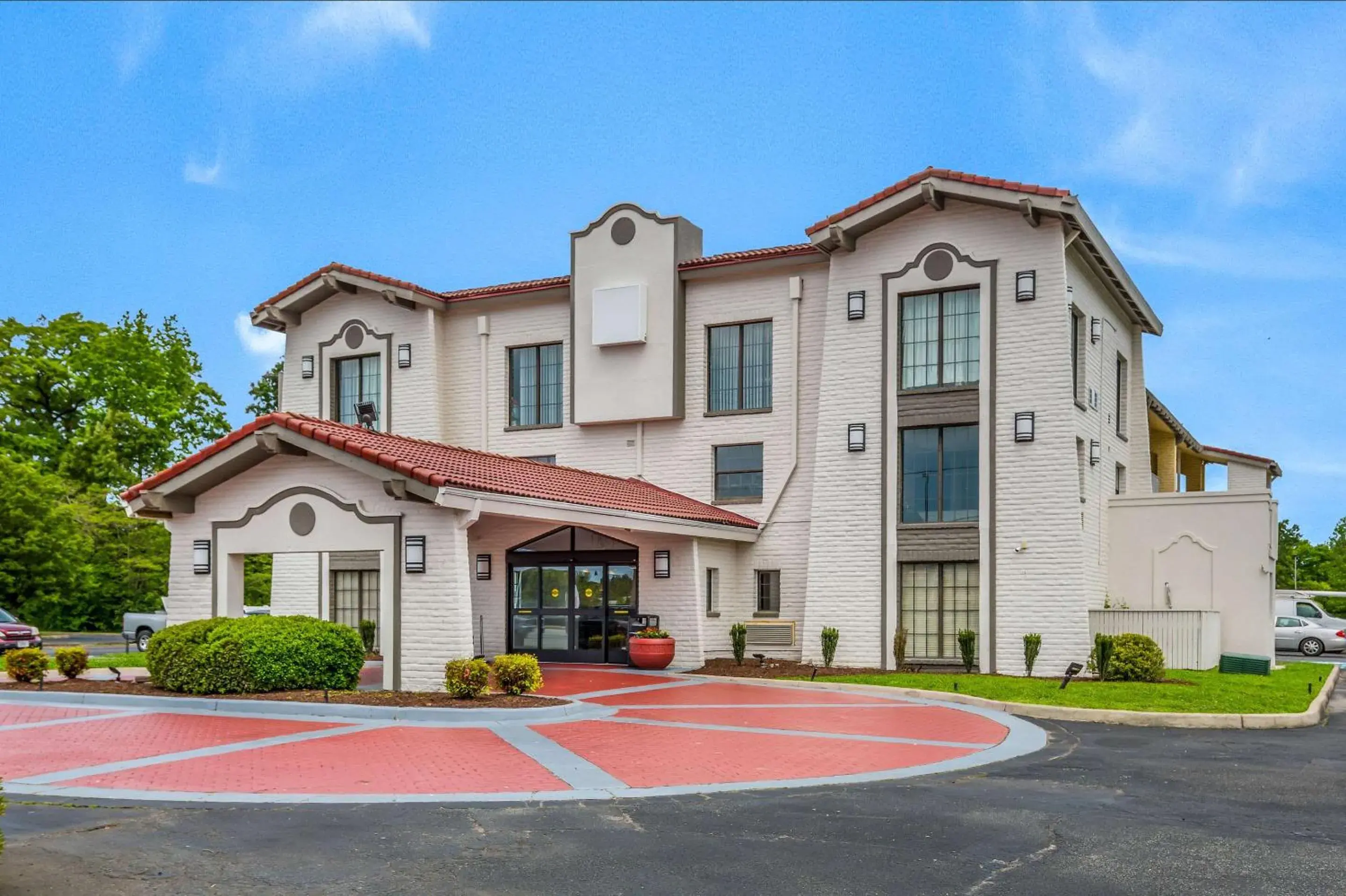 Property building in Quality Inn Property building in Quality Inn