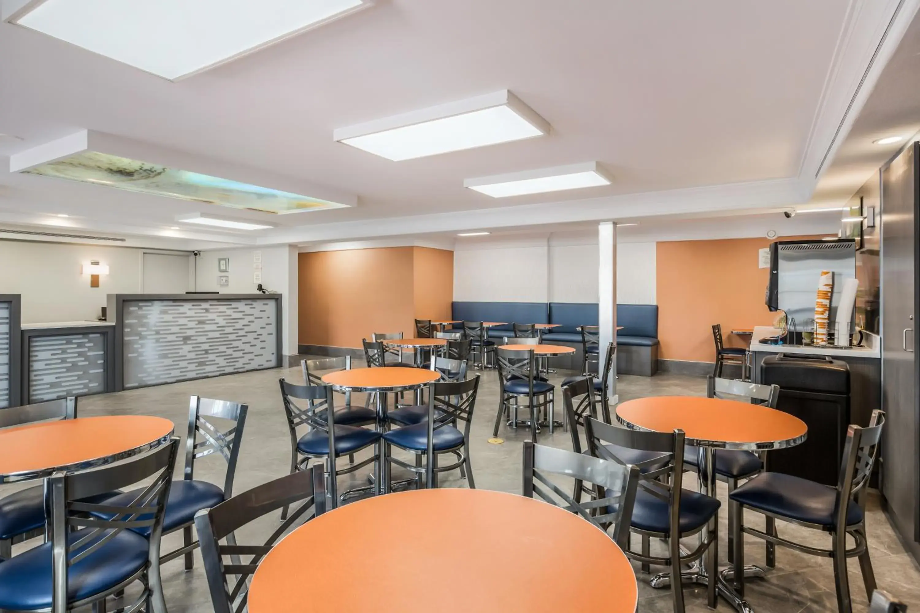 Continental breakfast in Quality Inn Continental breakfast in Quality Inn