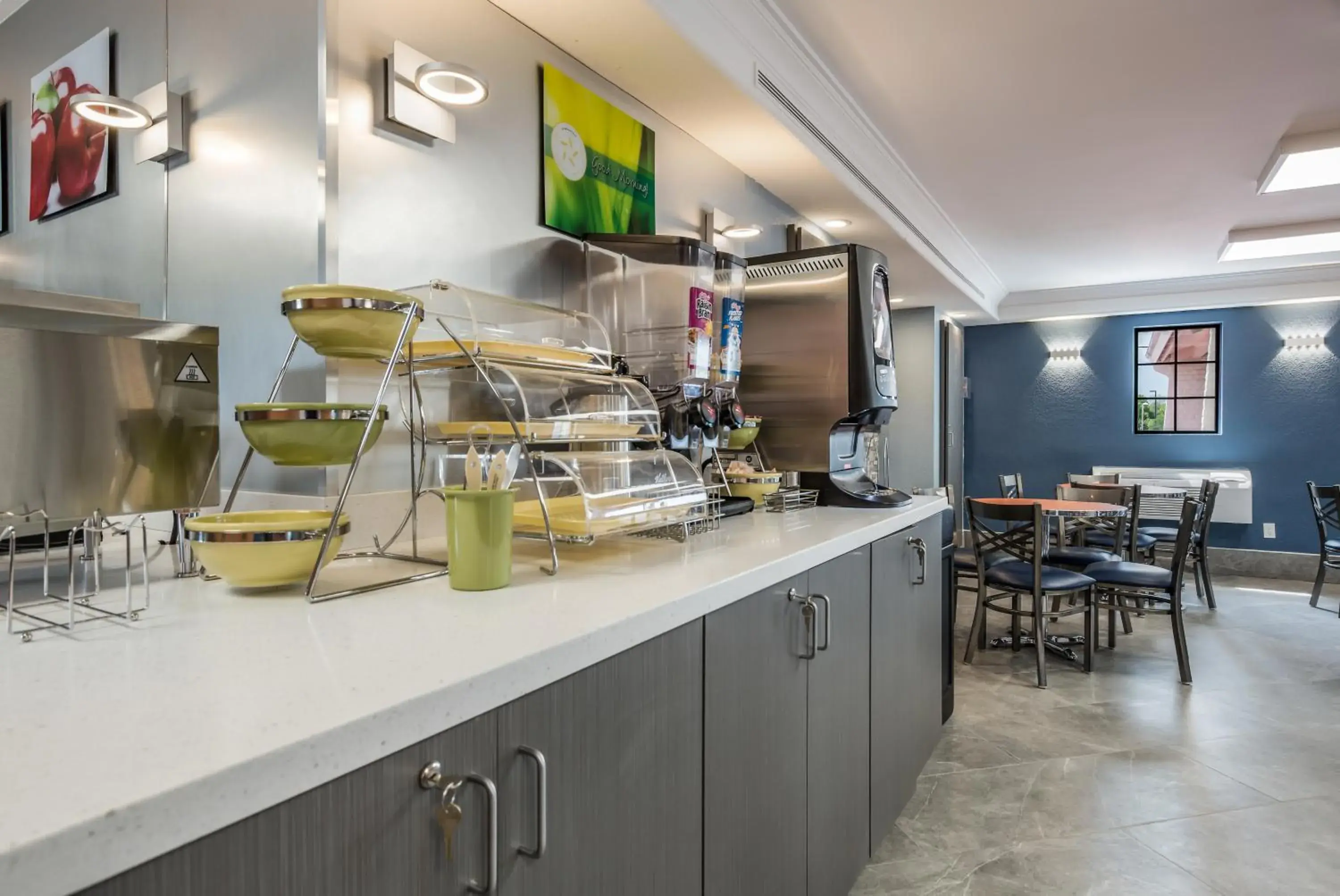 Continental breakfast in Quality Inn Continental breakfast in Quality Inn