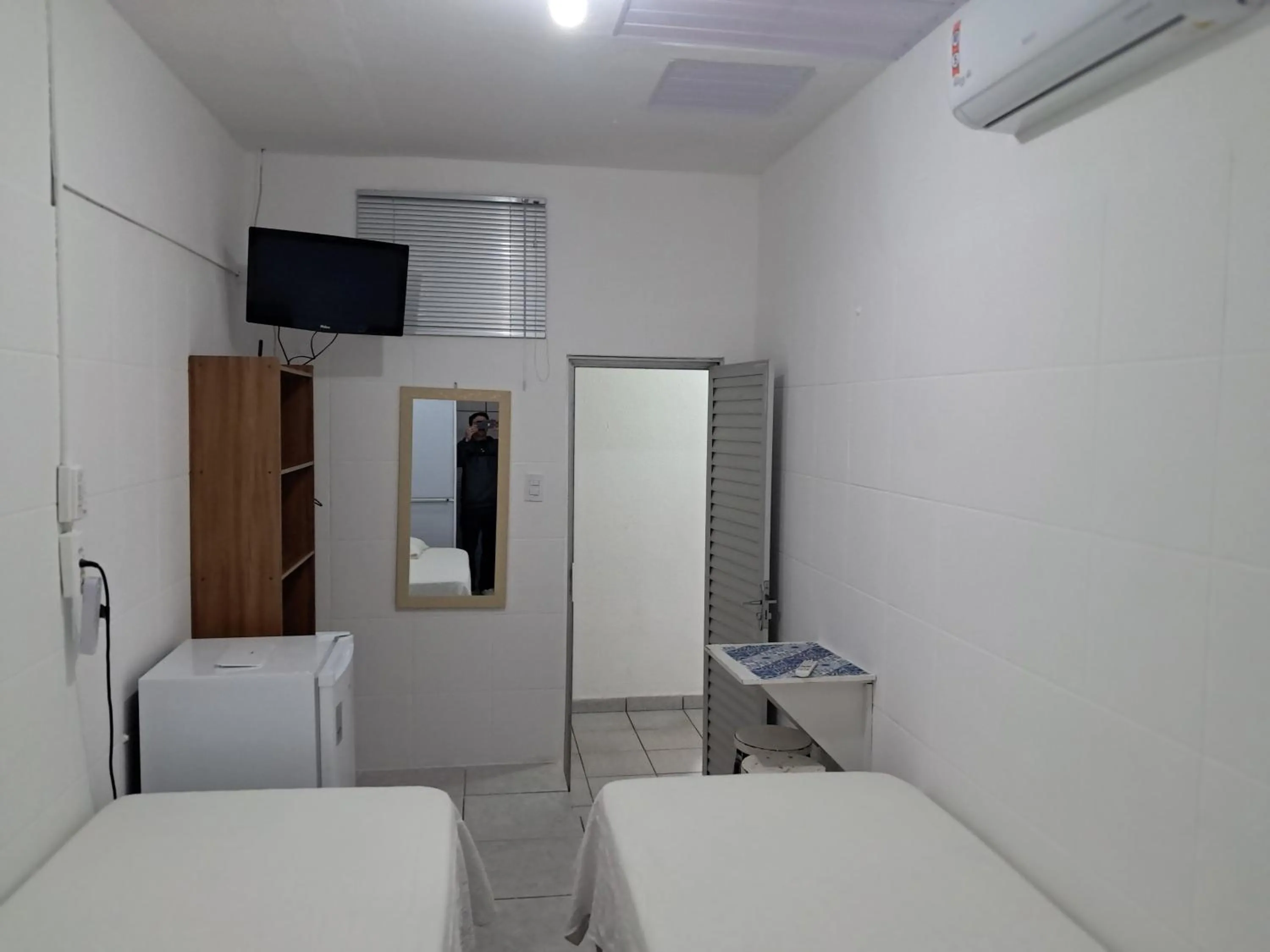 Twin Room with Fan in Pousada Centralmar