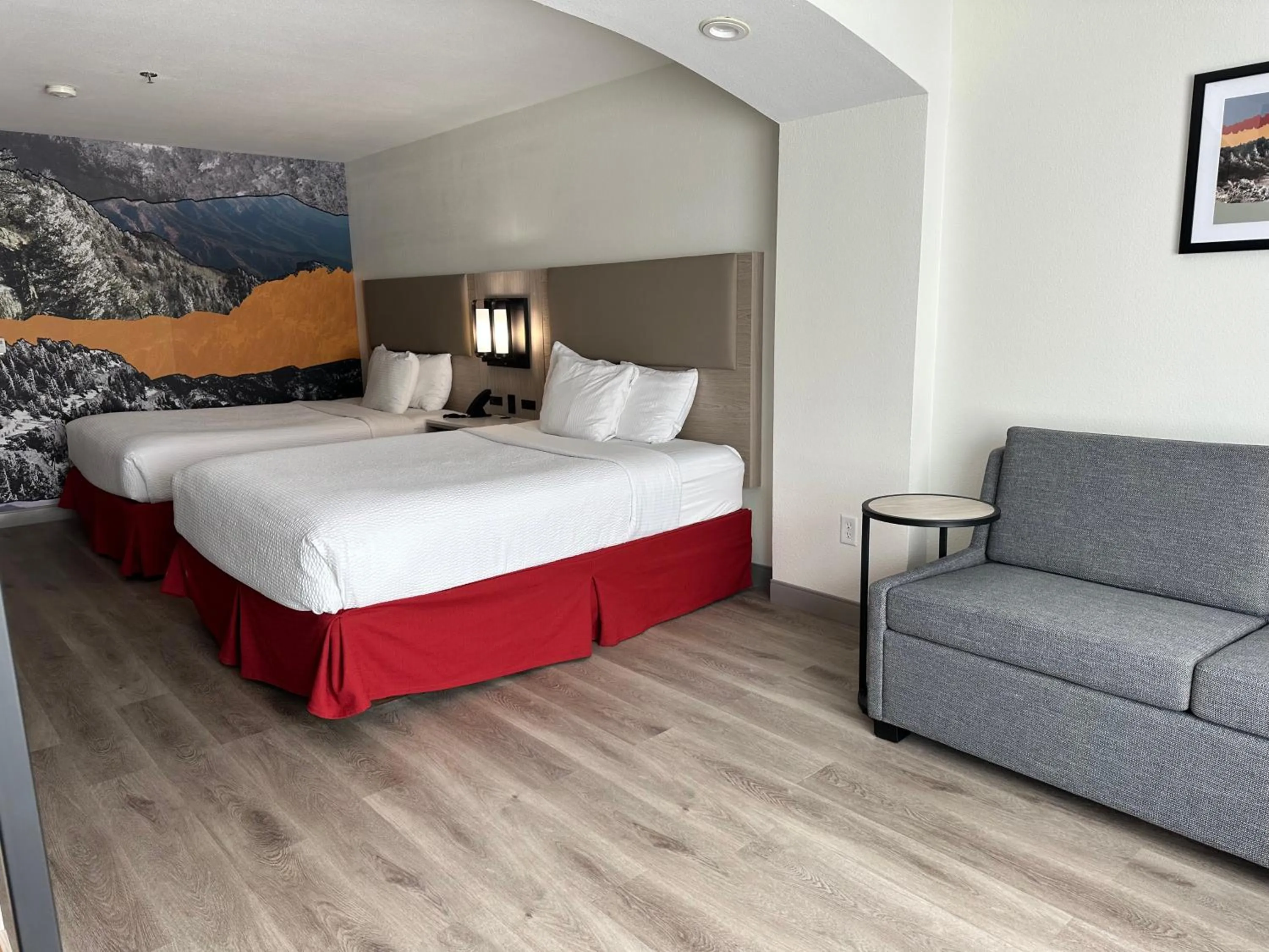 Bedroom, Bed in La Quinta Inn & Suites by Wyndham Albuquerque Midtown