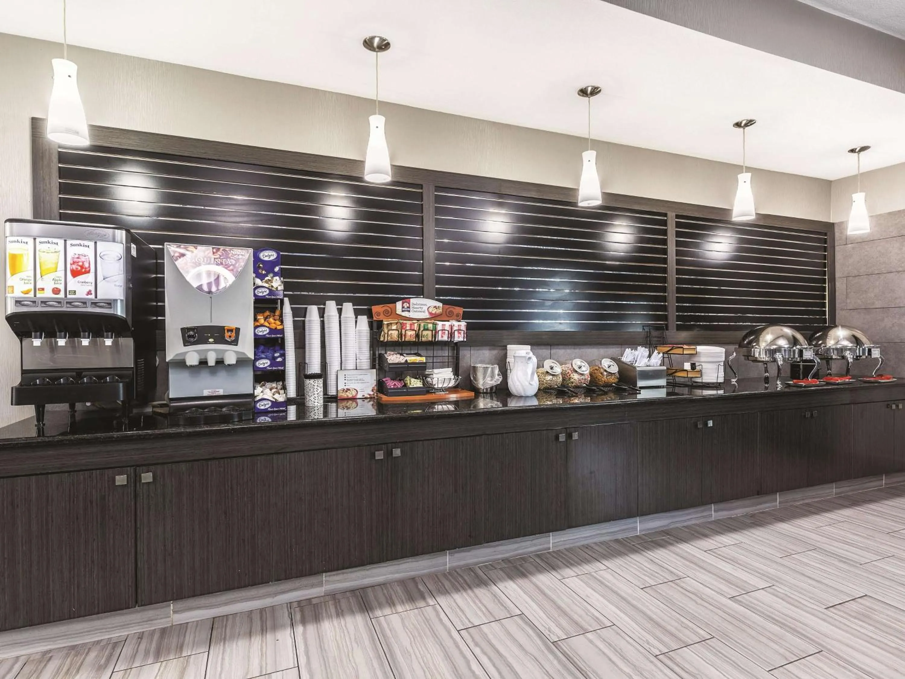 Restaurant/places to eat in La Quinta by Wyndham Houston/Clear Lake-NASA