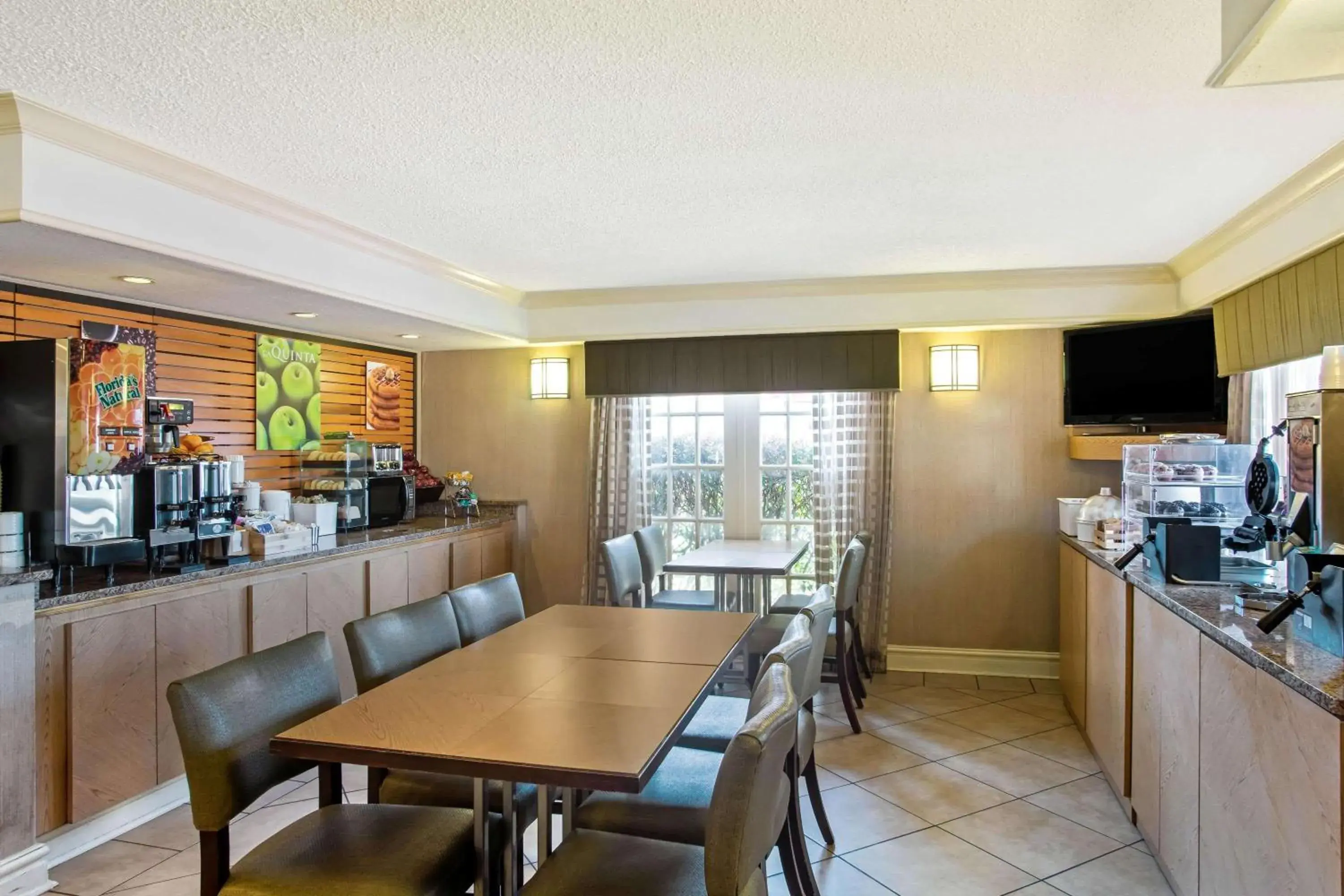 Restaurant/places to eat in La Quinta Inn by Wyndham Killeen - Fort Hood Restaurant/places to eat in La Quinta Inn by Wyndham Killeen - Fort Hood