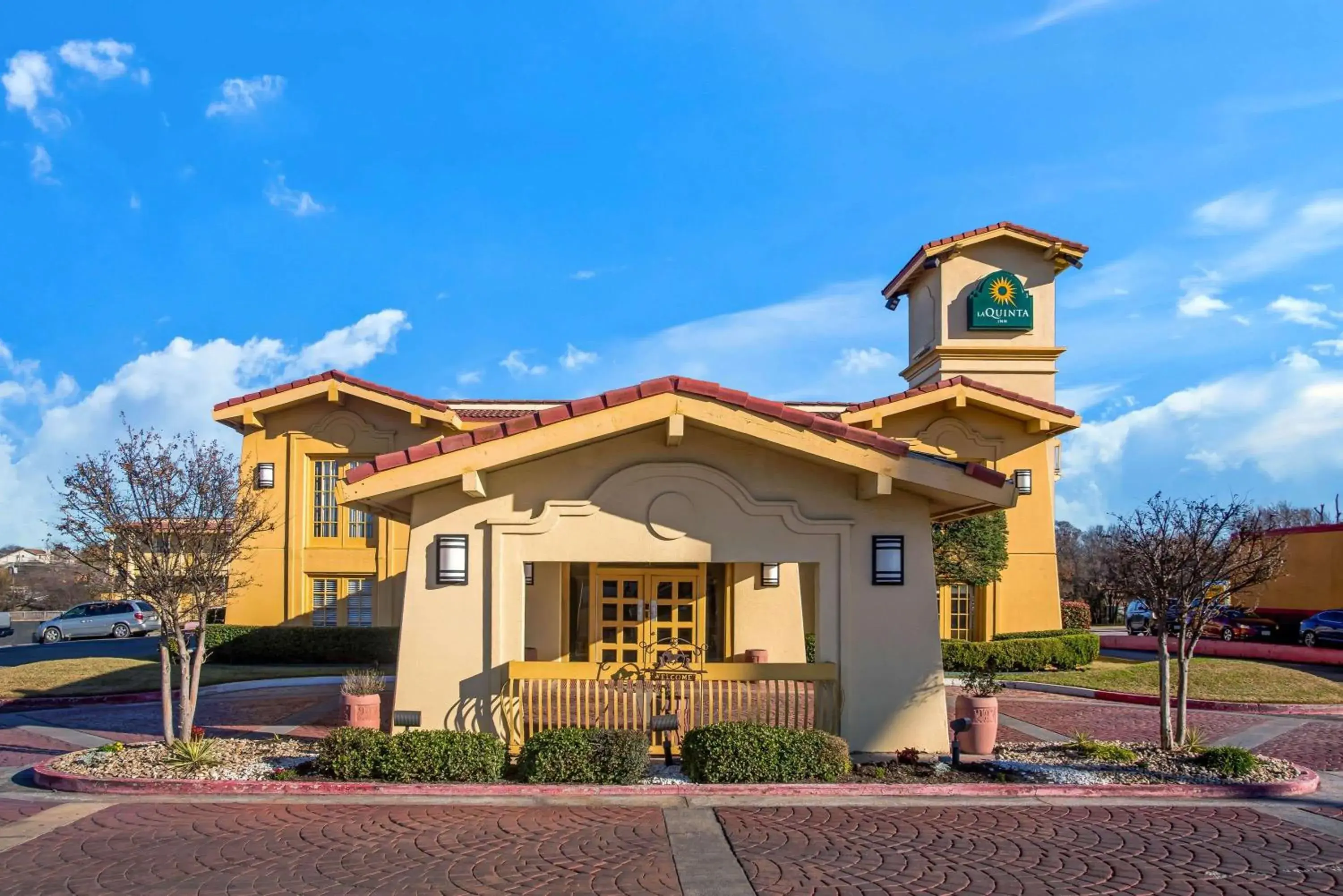 Property building in La Quinta Inn by Wyndham Killeen - Fort Hood Property building in La Quinta Inn by Wyndham Killeen - Fort Hood
