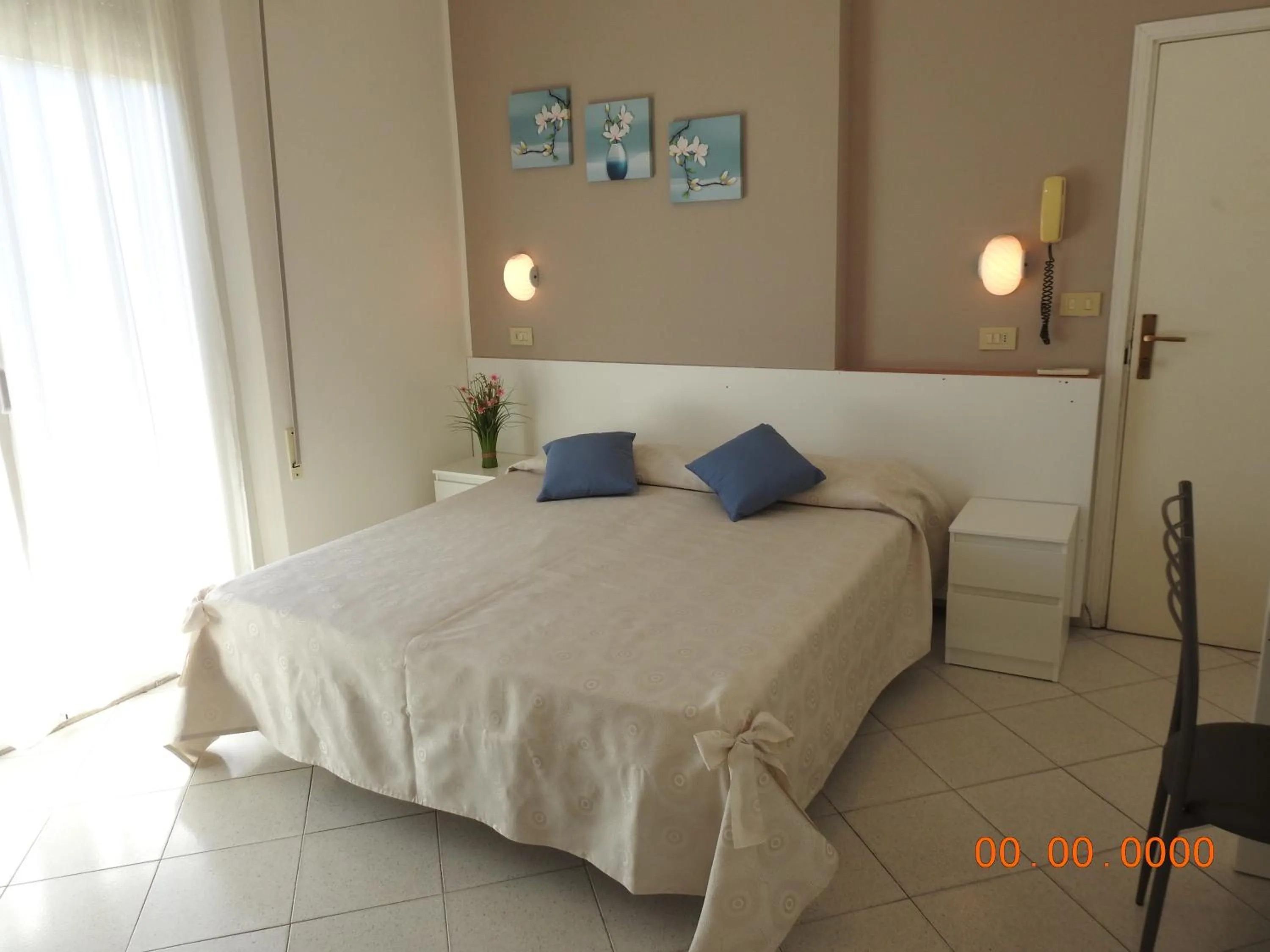 Photo of the whole room in Hotel La Bella Vita