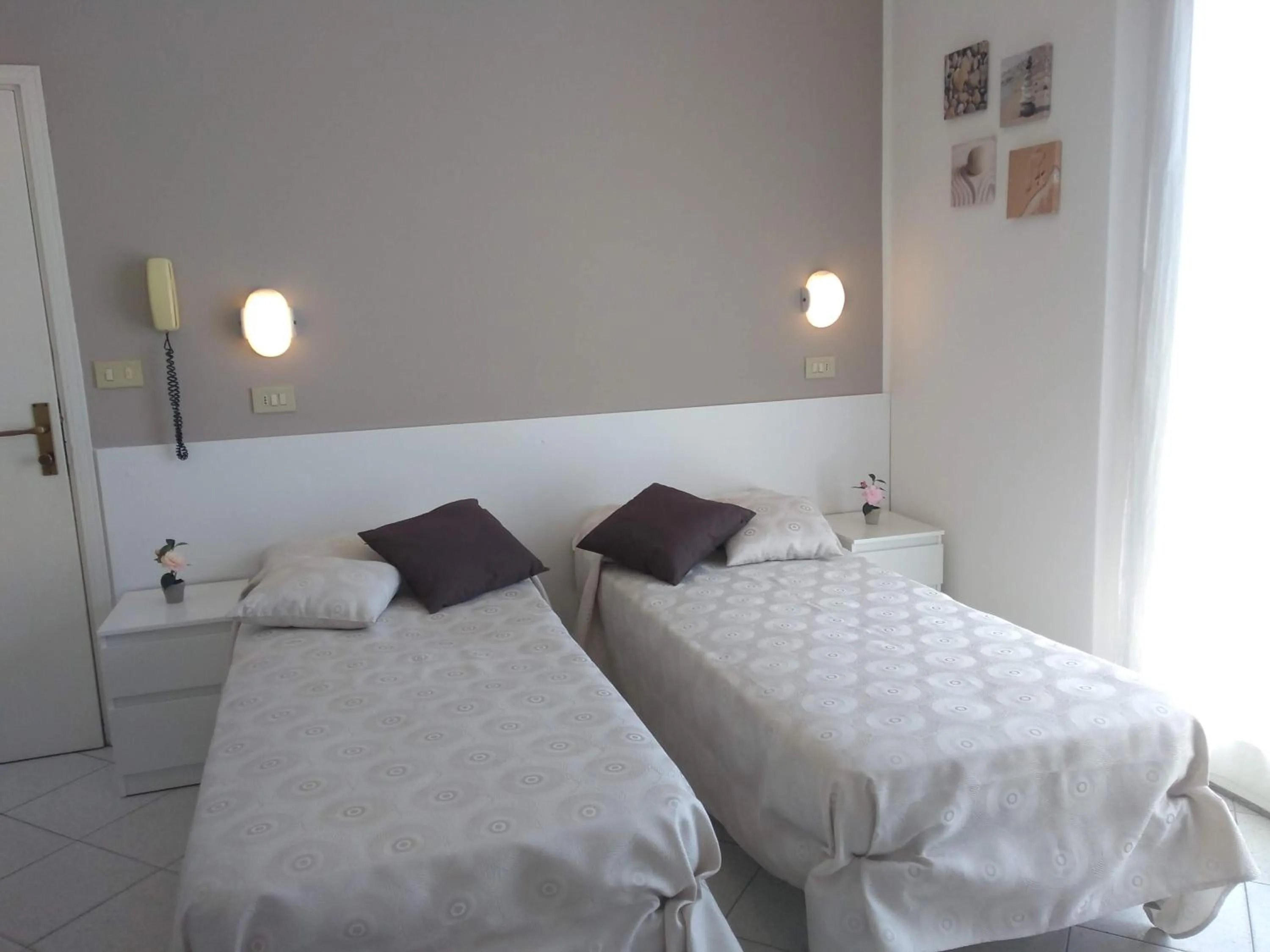 Photo of the whole room in Hotel La Bella Vita