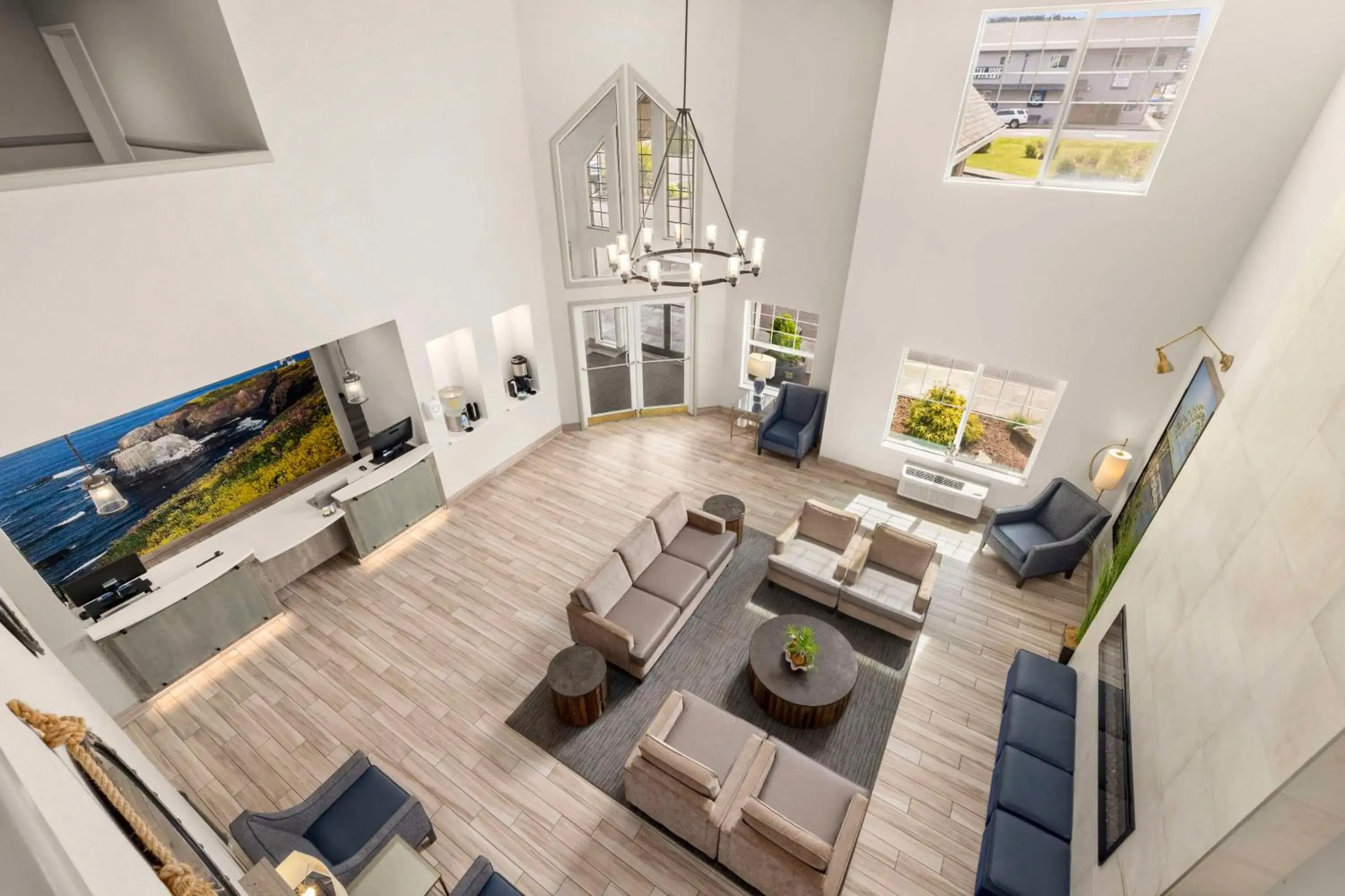 Lobby or reception in La Quinta by Wyndham Newport Lobby or reception in La Quinta by Wyndham Newport