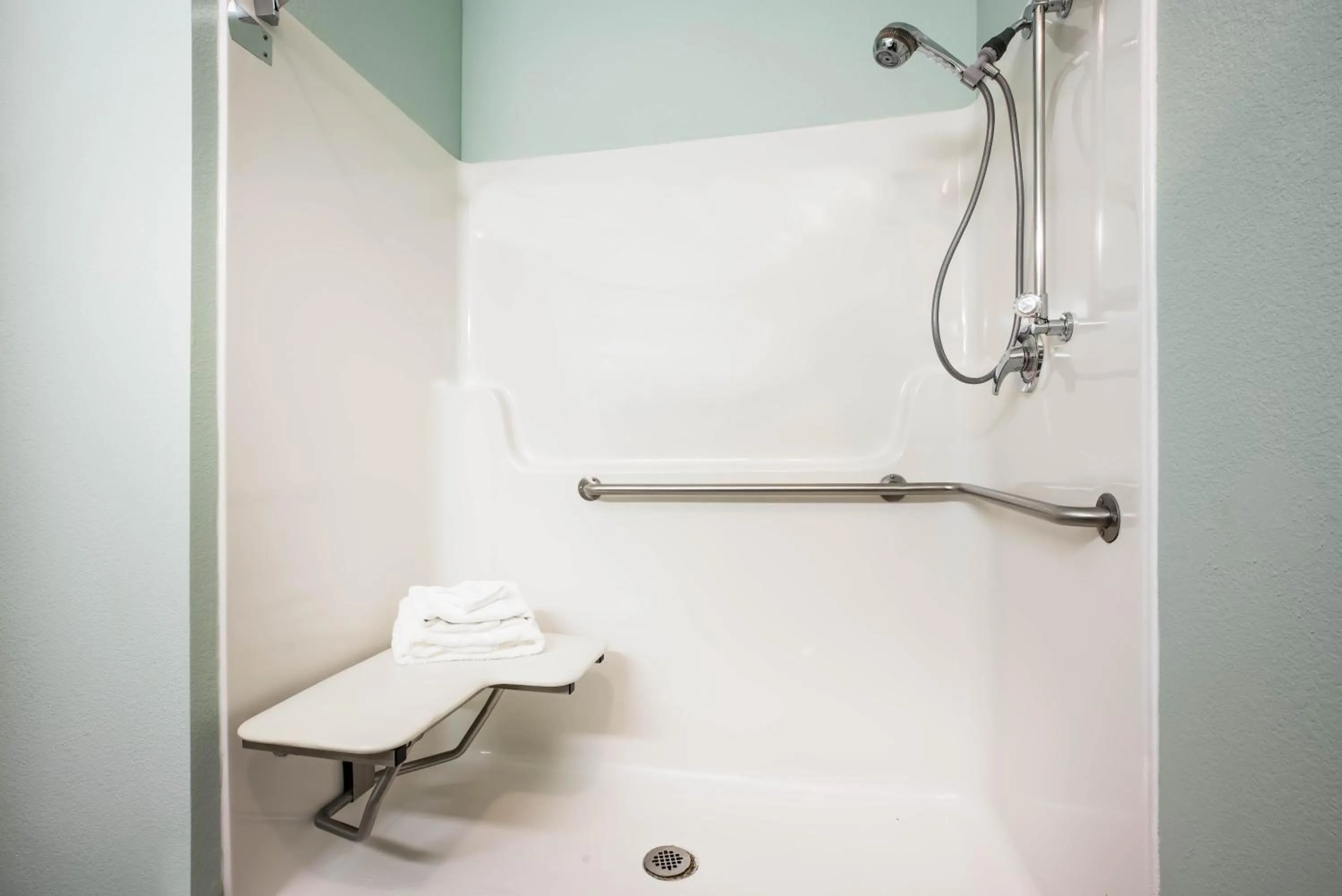 Bathroom in La Quinta by Wyndham Newport