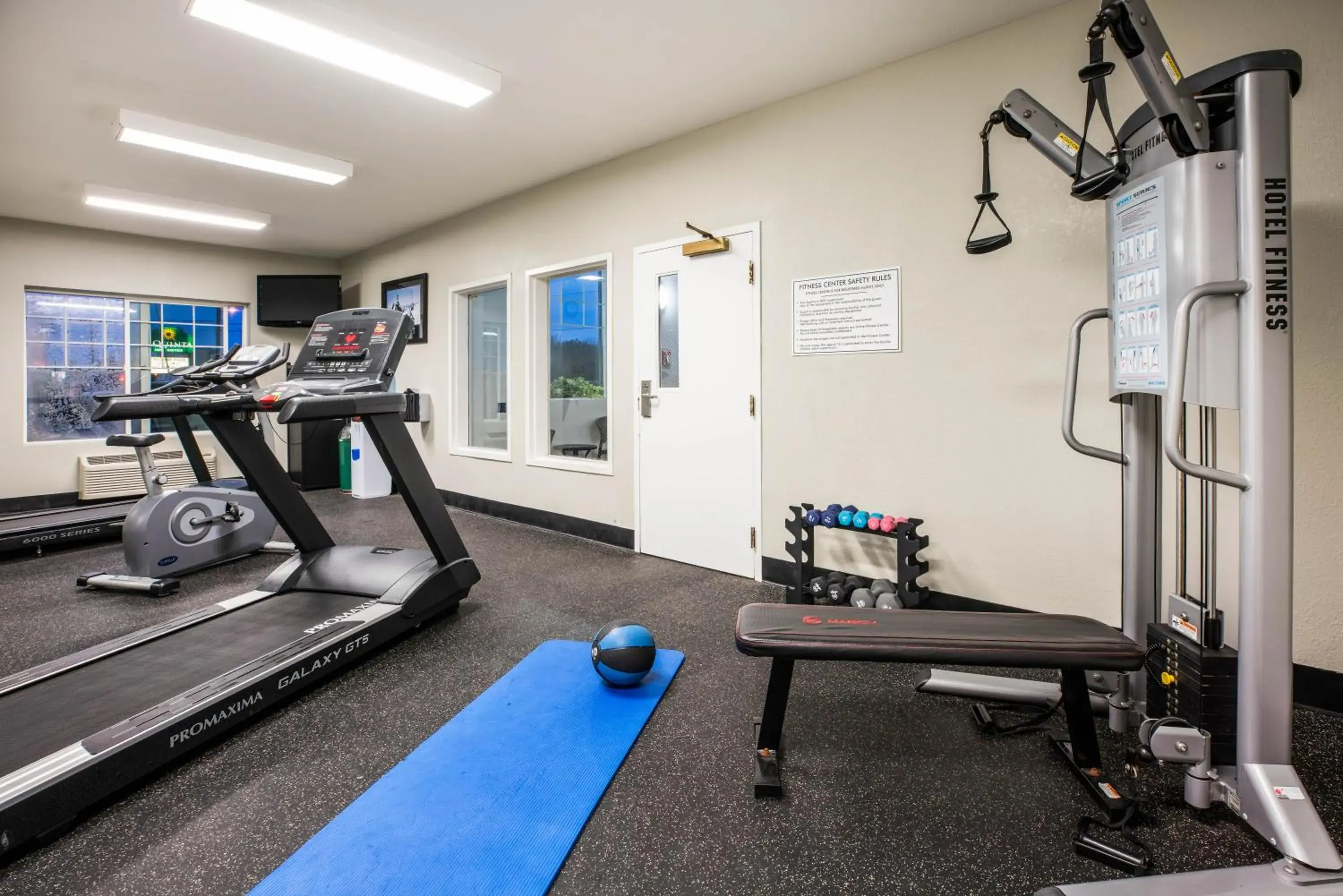 Fitness centre/facilities in La Quinta by Wyndham Newport Fitness centre/facilities in La Quinta by Wyndham Newport