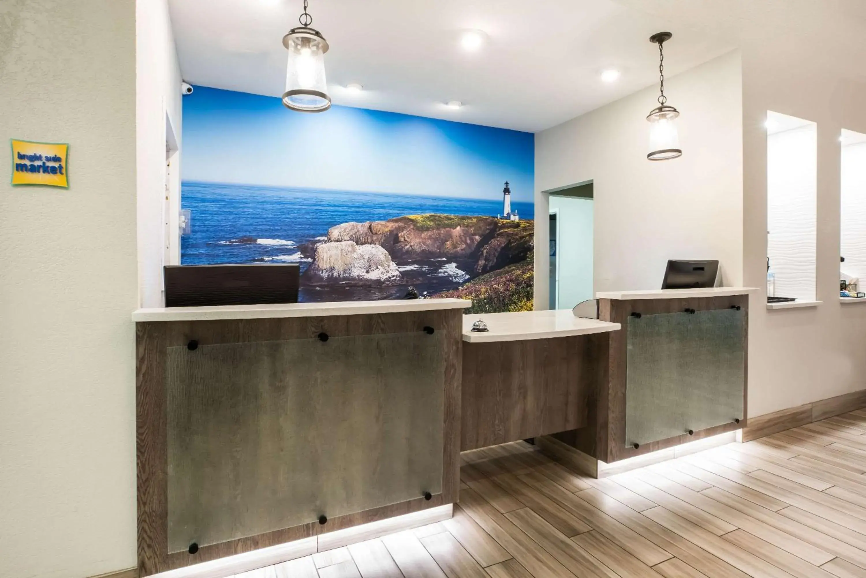 Lobby or reception in La Quinta by Wyndham Newport Lobby or reception in La Quinta by Wyndham Newport