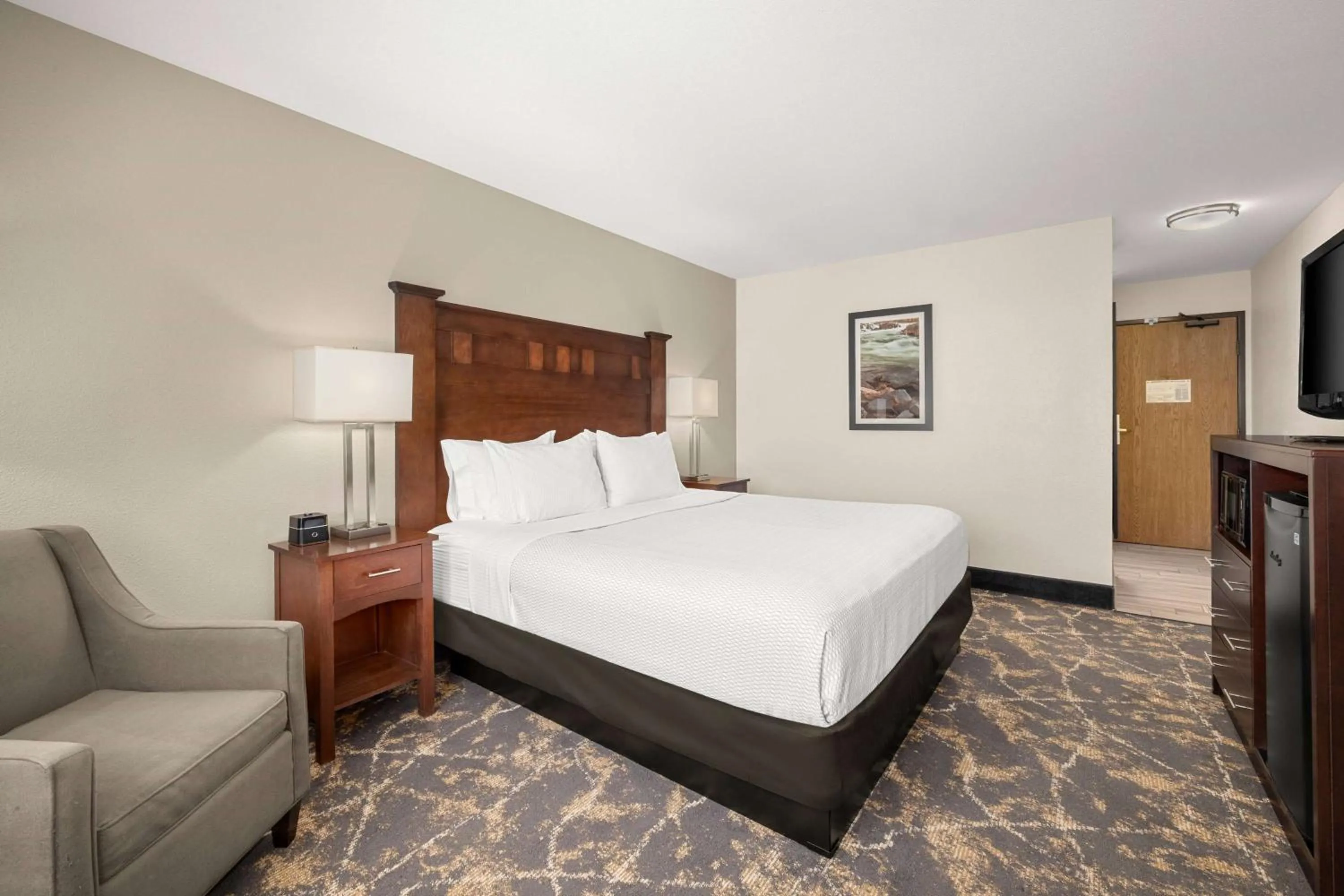 Photo of the whole room, Bed in La Quinta by Wyndham Grants Pass