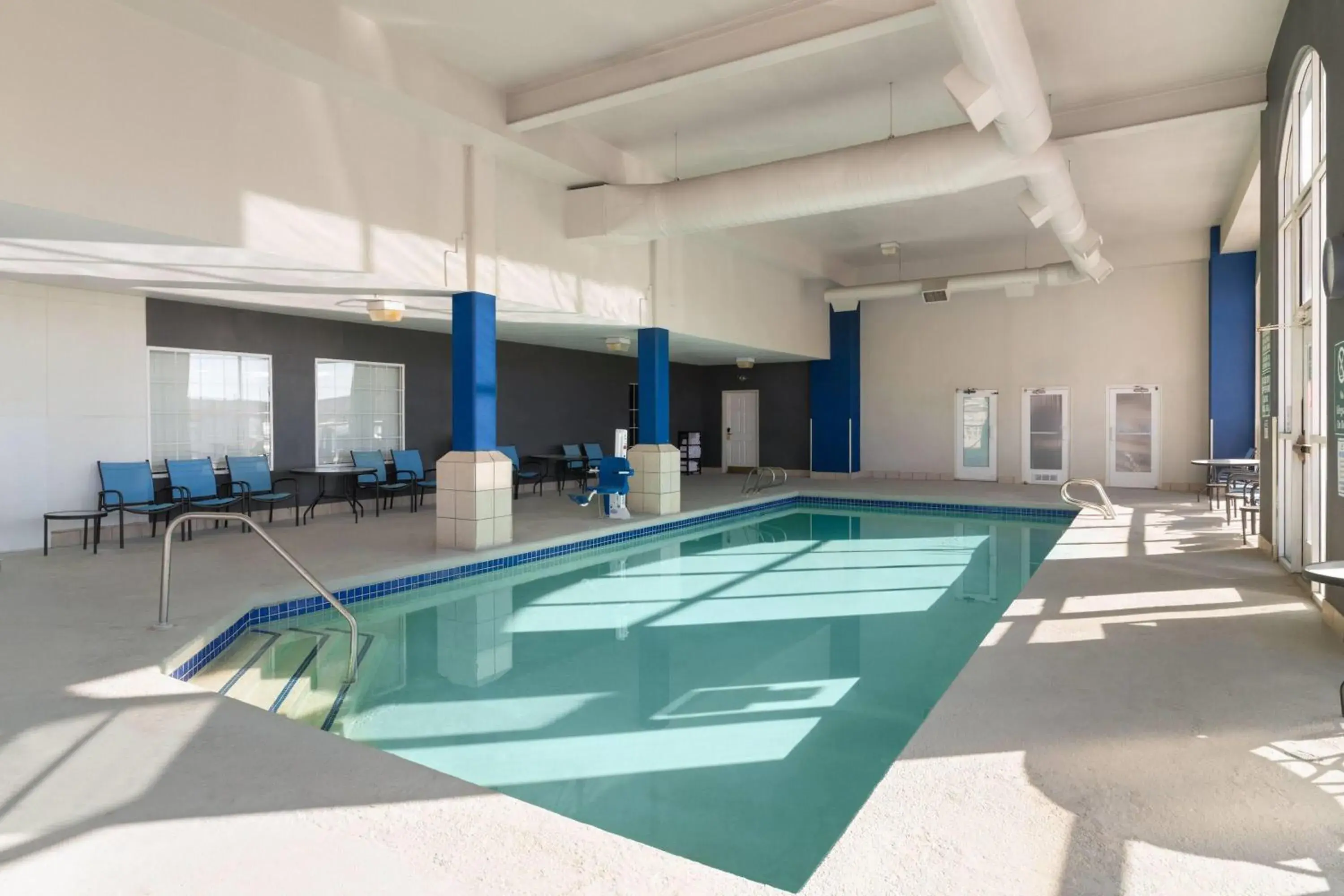 Swimming pool in La Quinta by Wyndham Gallup Swimming pool in La Quinta by Wyndham Gallup