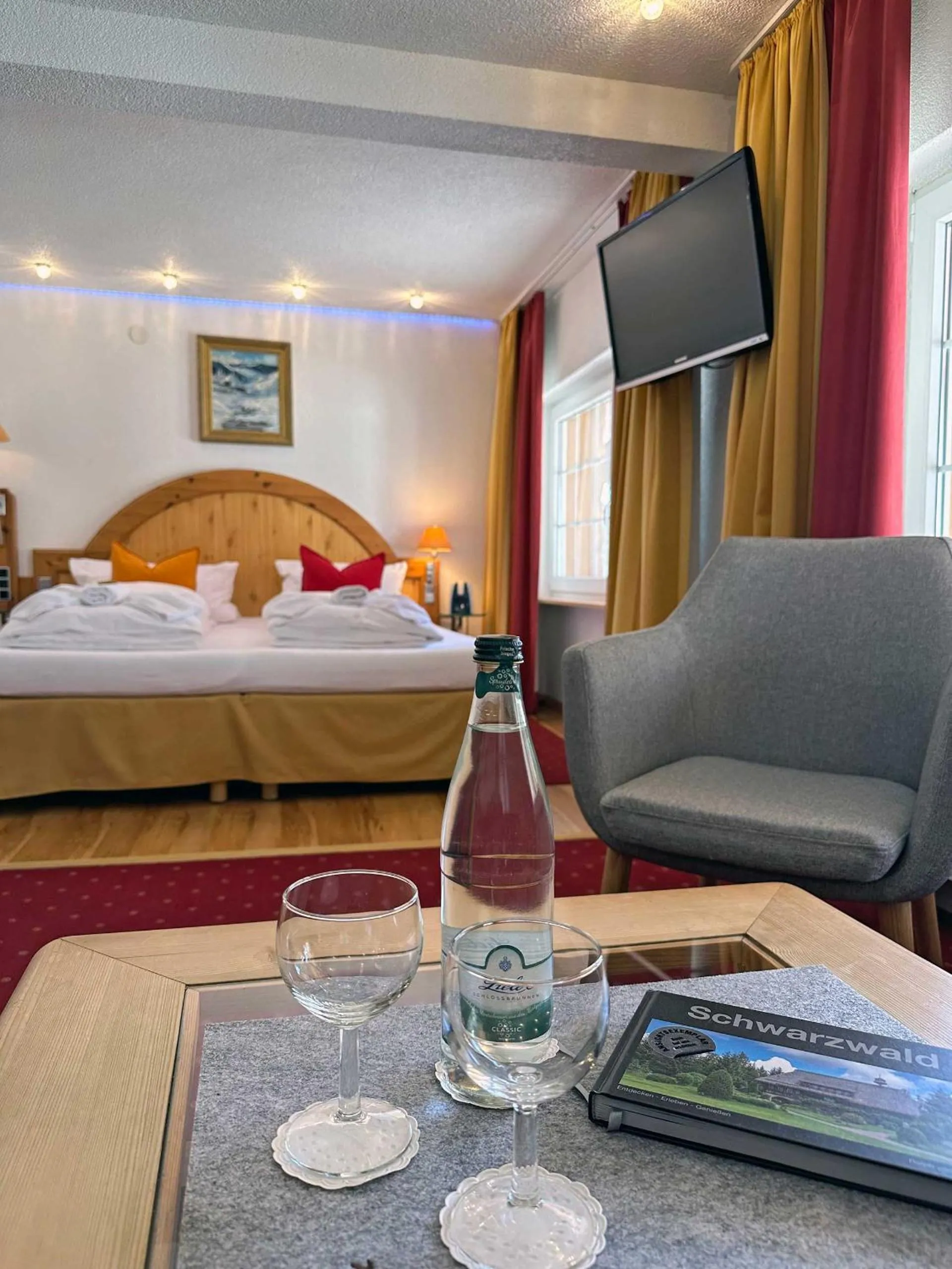 Seating area, Bed in Hotel Hirschen