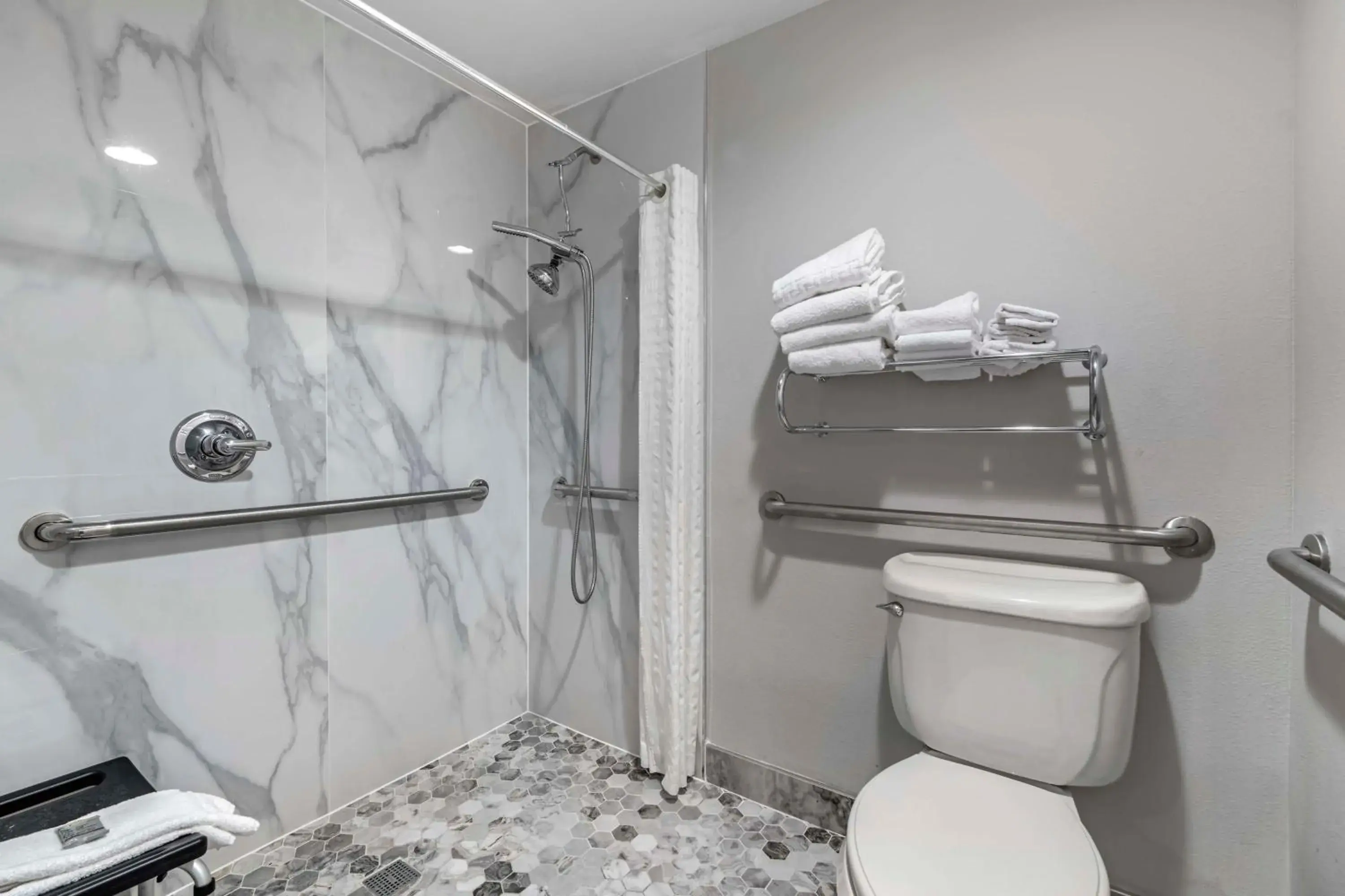 Bathroom in Best Western Louisville Airport Expo Bathroom in Best Western Louisville Airport Expo