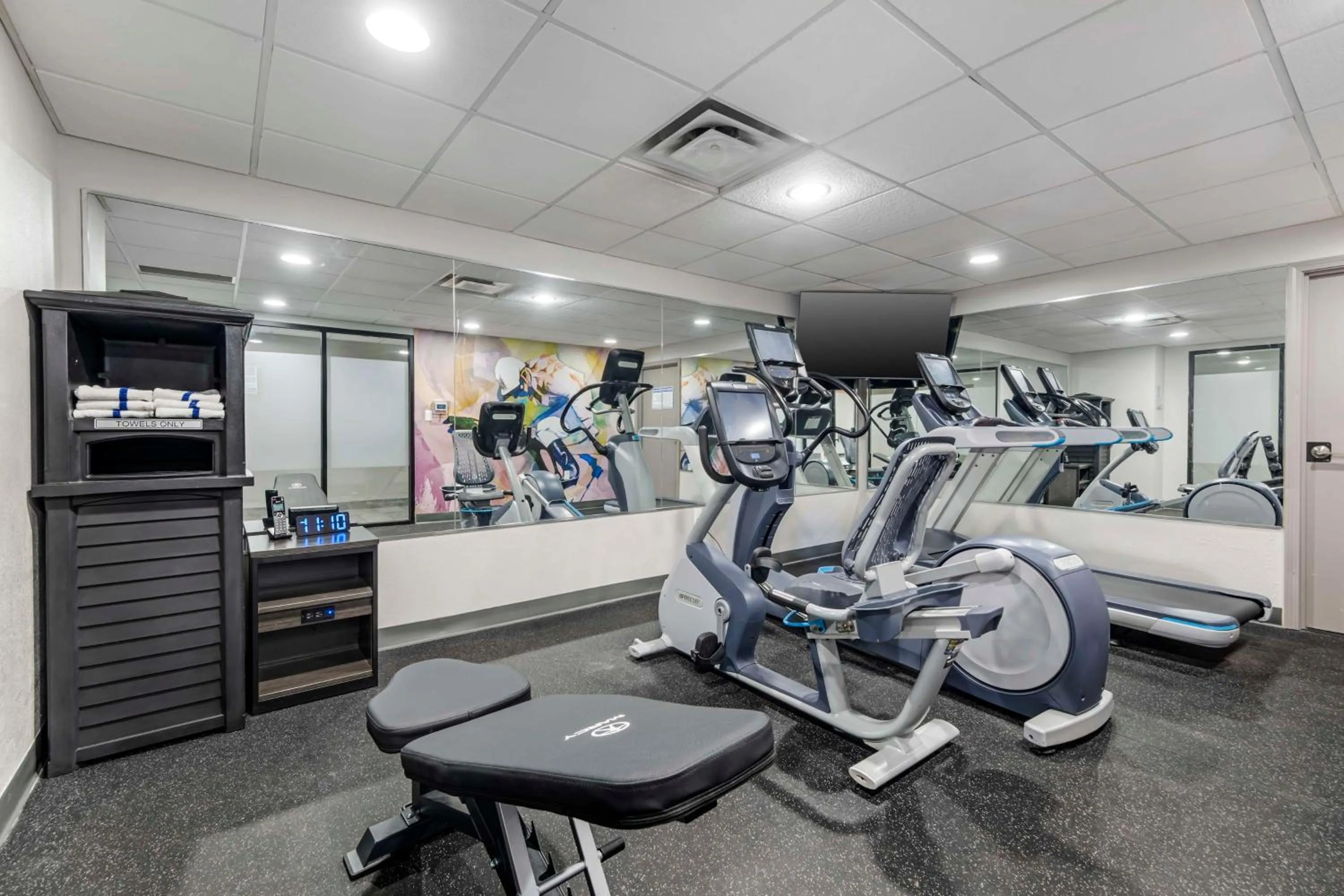 Fitness centre/facilities in Best Western Louisville Airport Expo