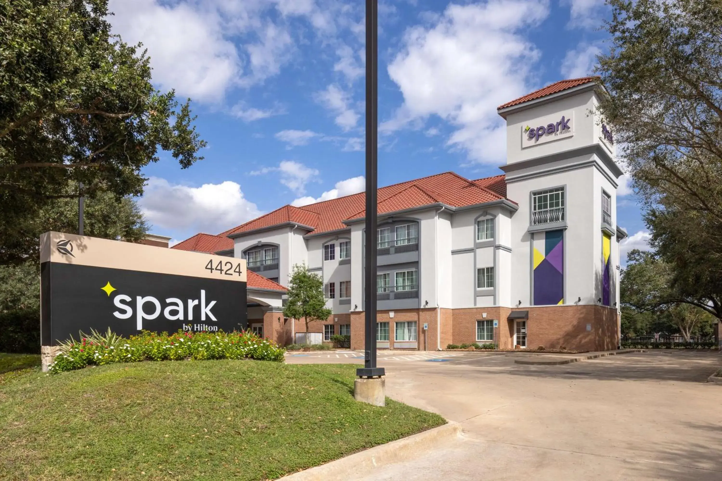 Property building in Spark by Hilton Houston West Clay Road Property building in Spark by Hilton Houston West Clay Road