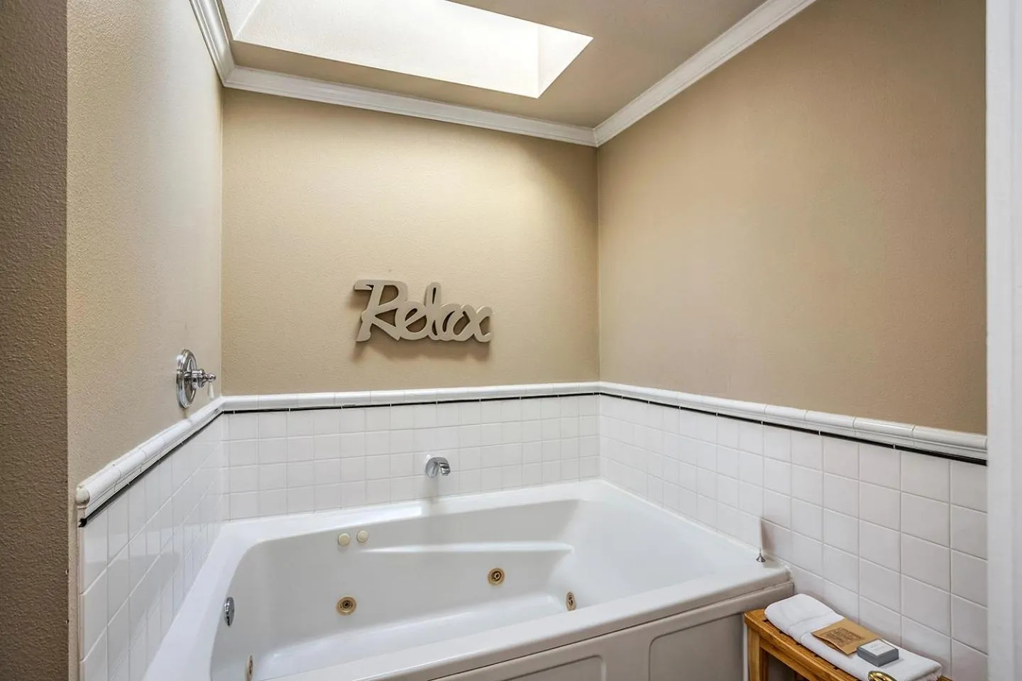 Bath in Cannon Beach Hotel Collection