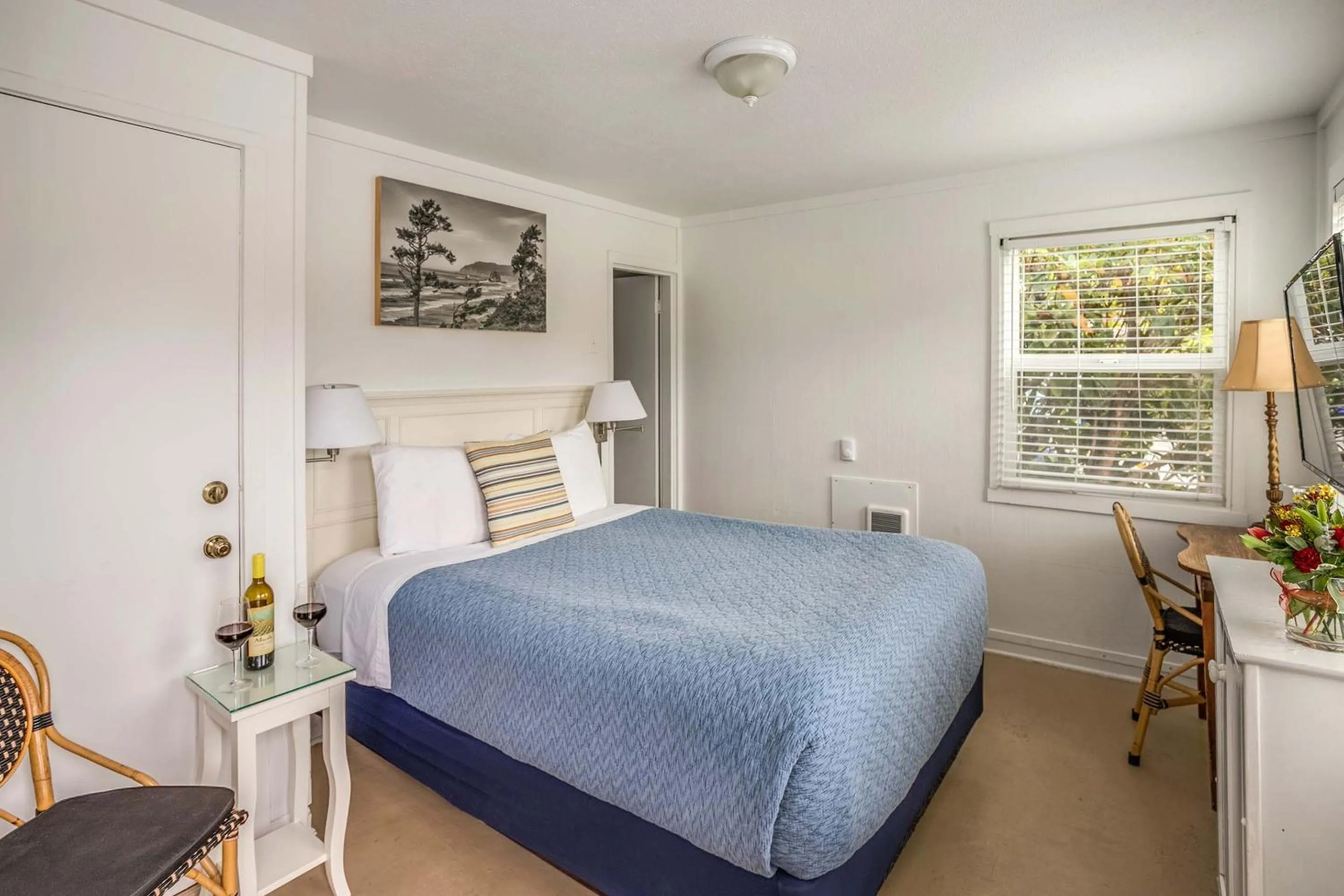 Bed in Cannon Beach Hotel Collection