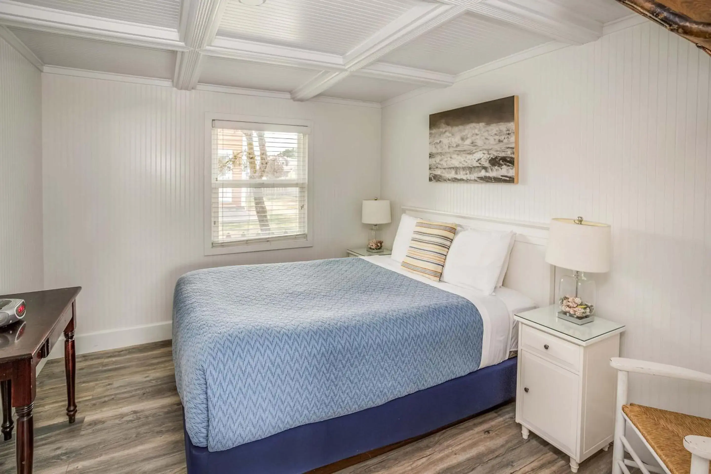 McBee Cottage - Grand Queen (Children and Pet Friendly) in Cannon Beach Hotel Collection McBee Cottage - Grand Queen (Children and Pet Friendly) in Cannon Beach Hotel Collection