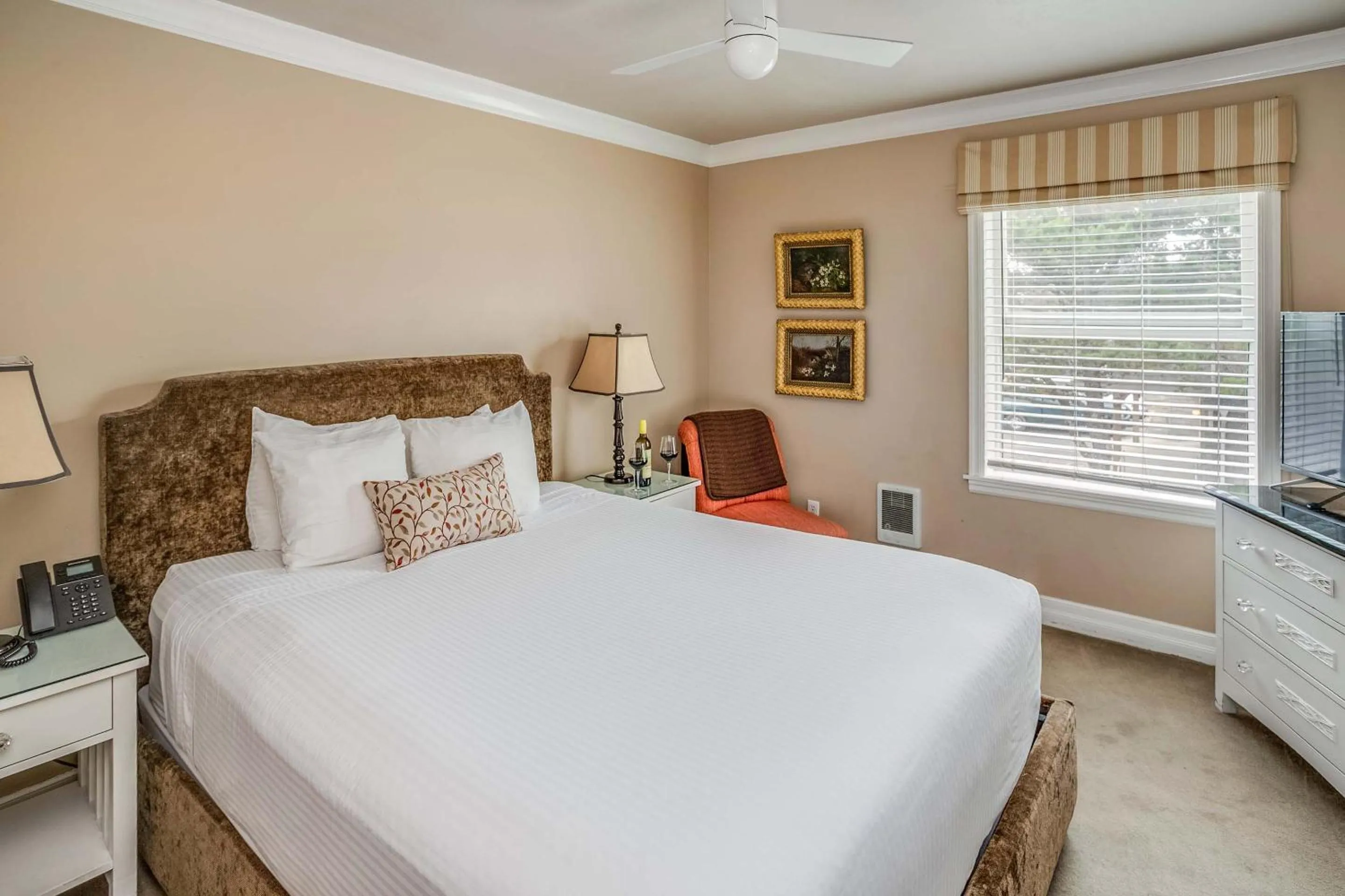 Bed in Cannon Beach Hotel Collection