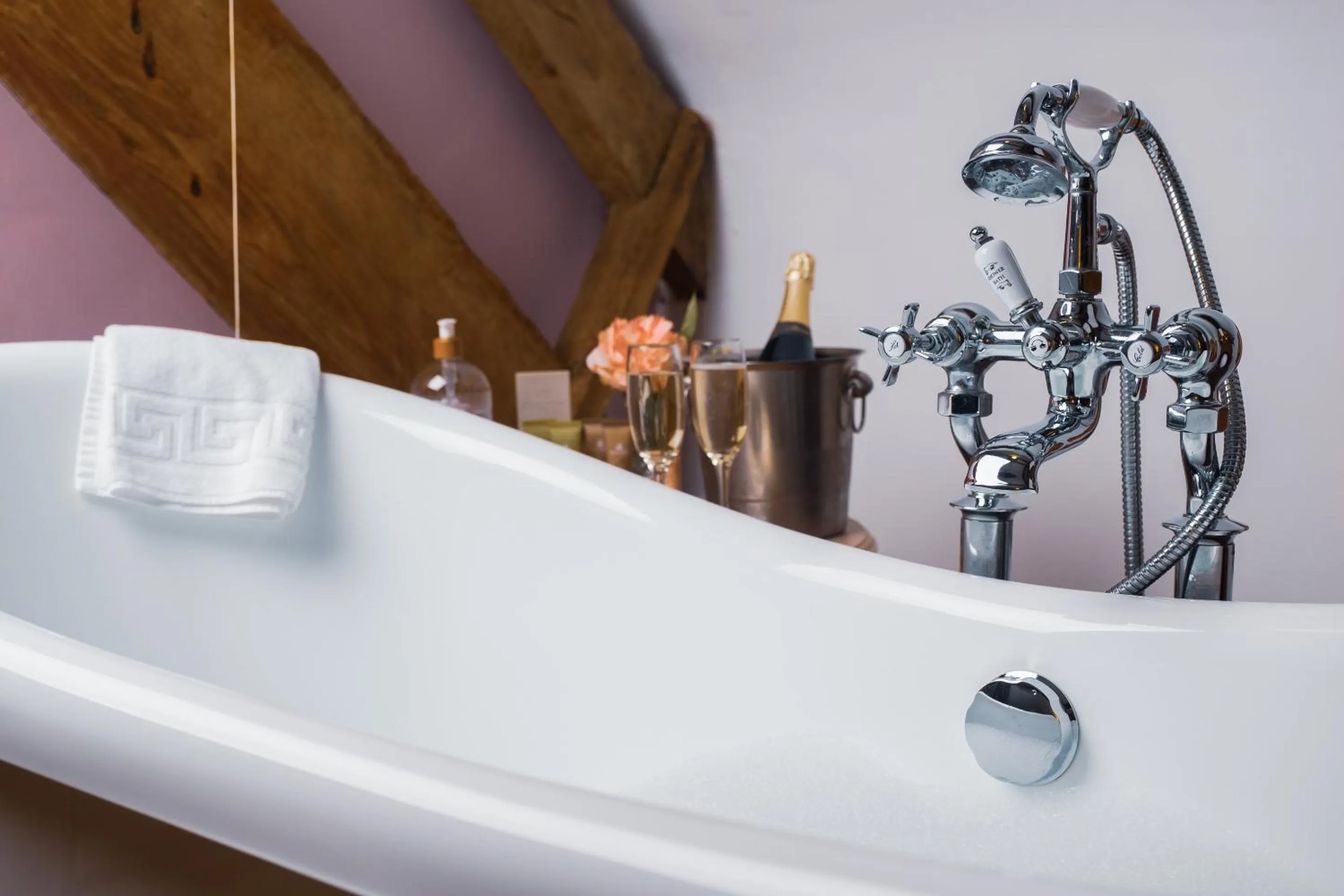 Bathroom in Kings Arms Hotel