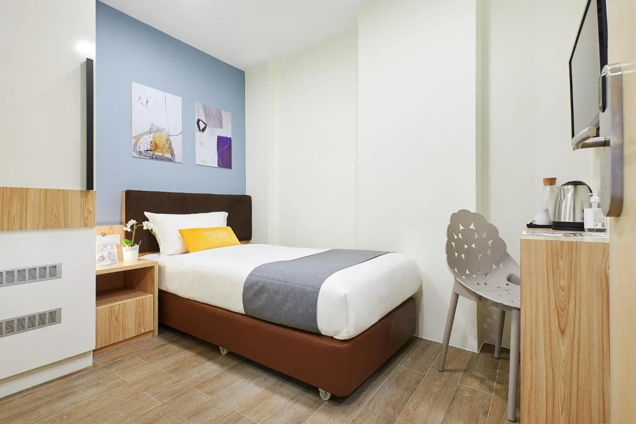 Bed in Dash Living on Mackenzie Bed in Dash Living on Mackenzie