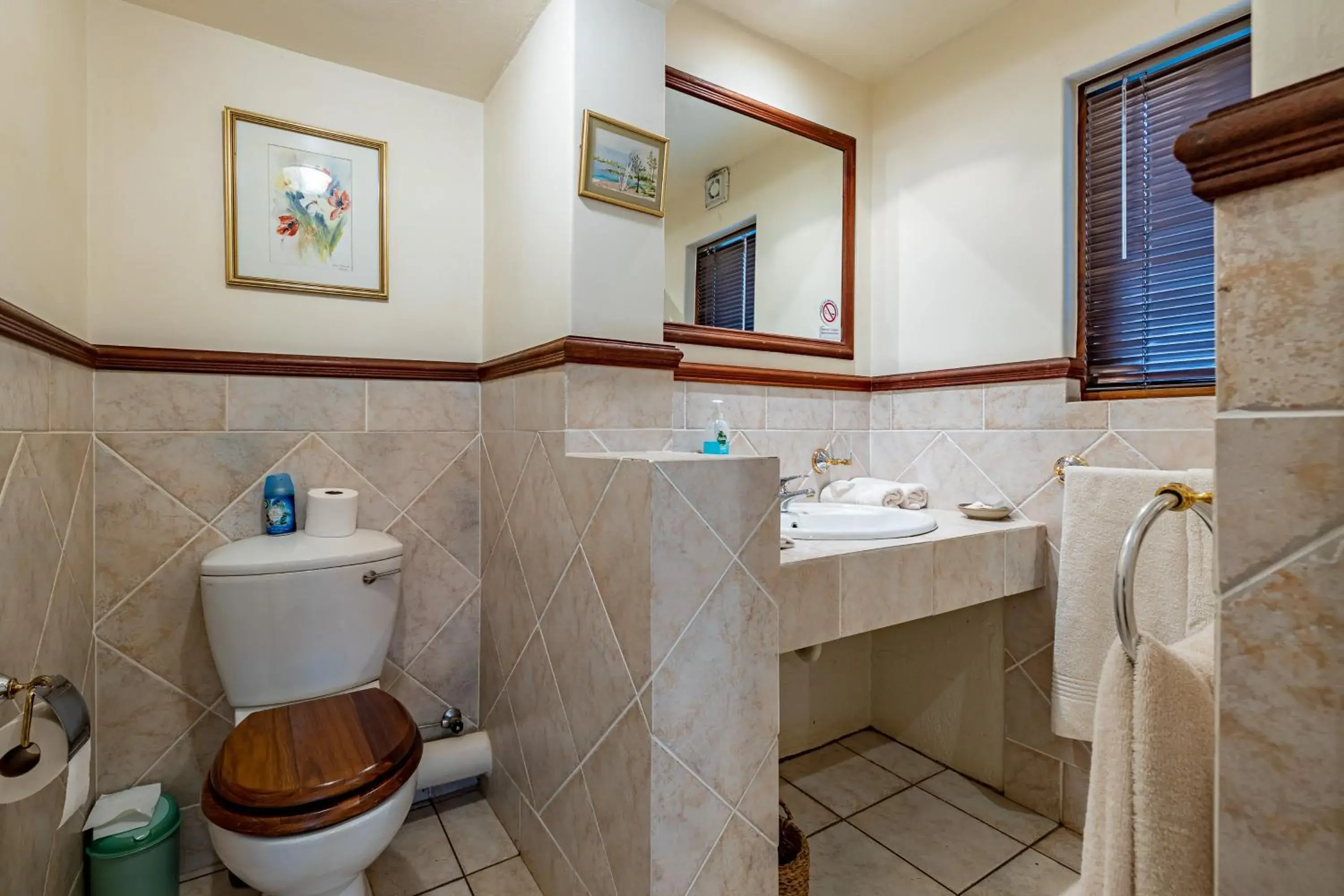 Comfort Twin Room - single occupancy in Mhlati Guest Cottages Comfort Twin Room - single occupancy in Mhlati Guest Cottages