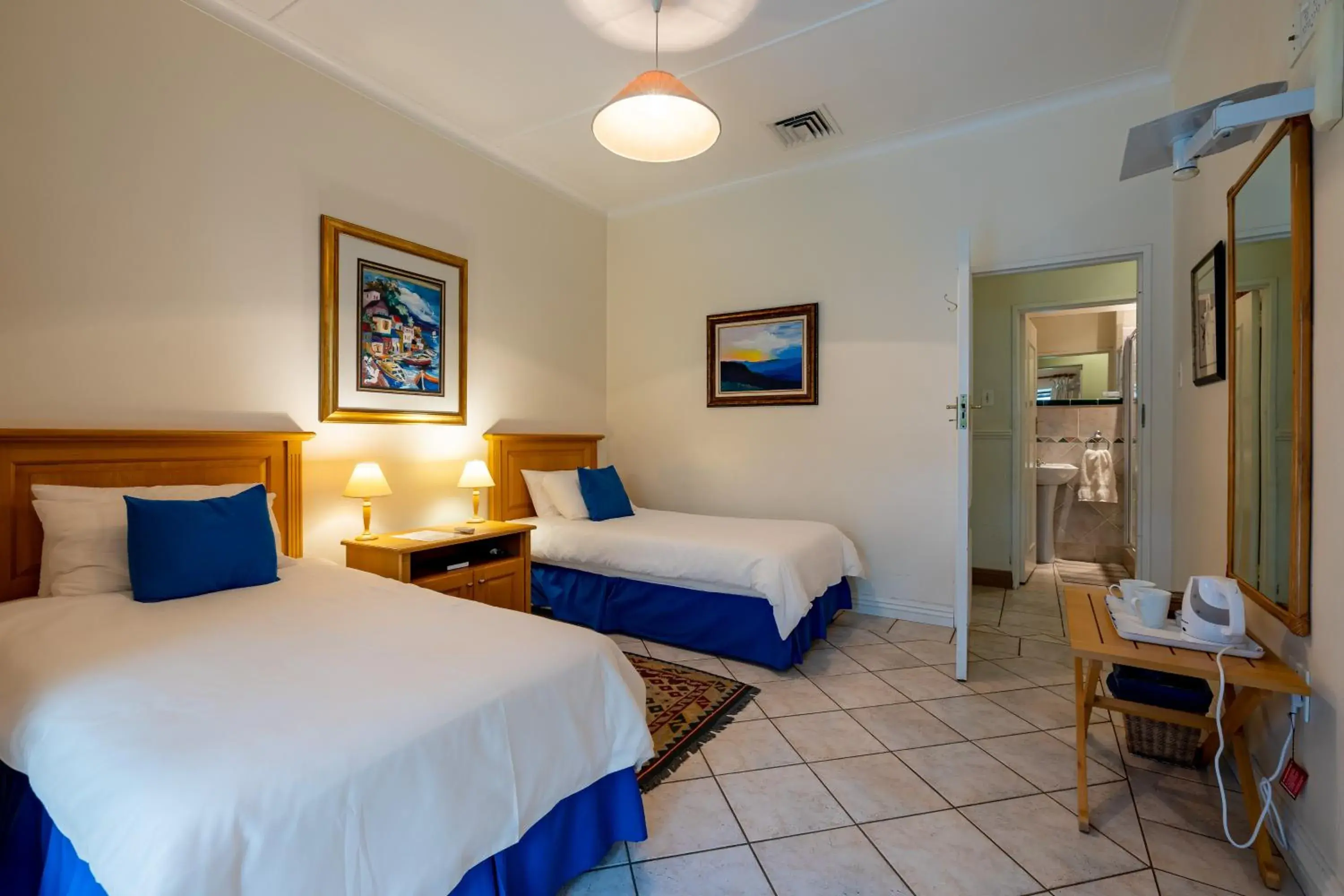 Comfort Twin Room - single occupancy in Mhlati Guest Cottages Comfort Twin Room - single occupancy in Mhlati Guest Cottages