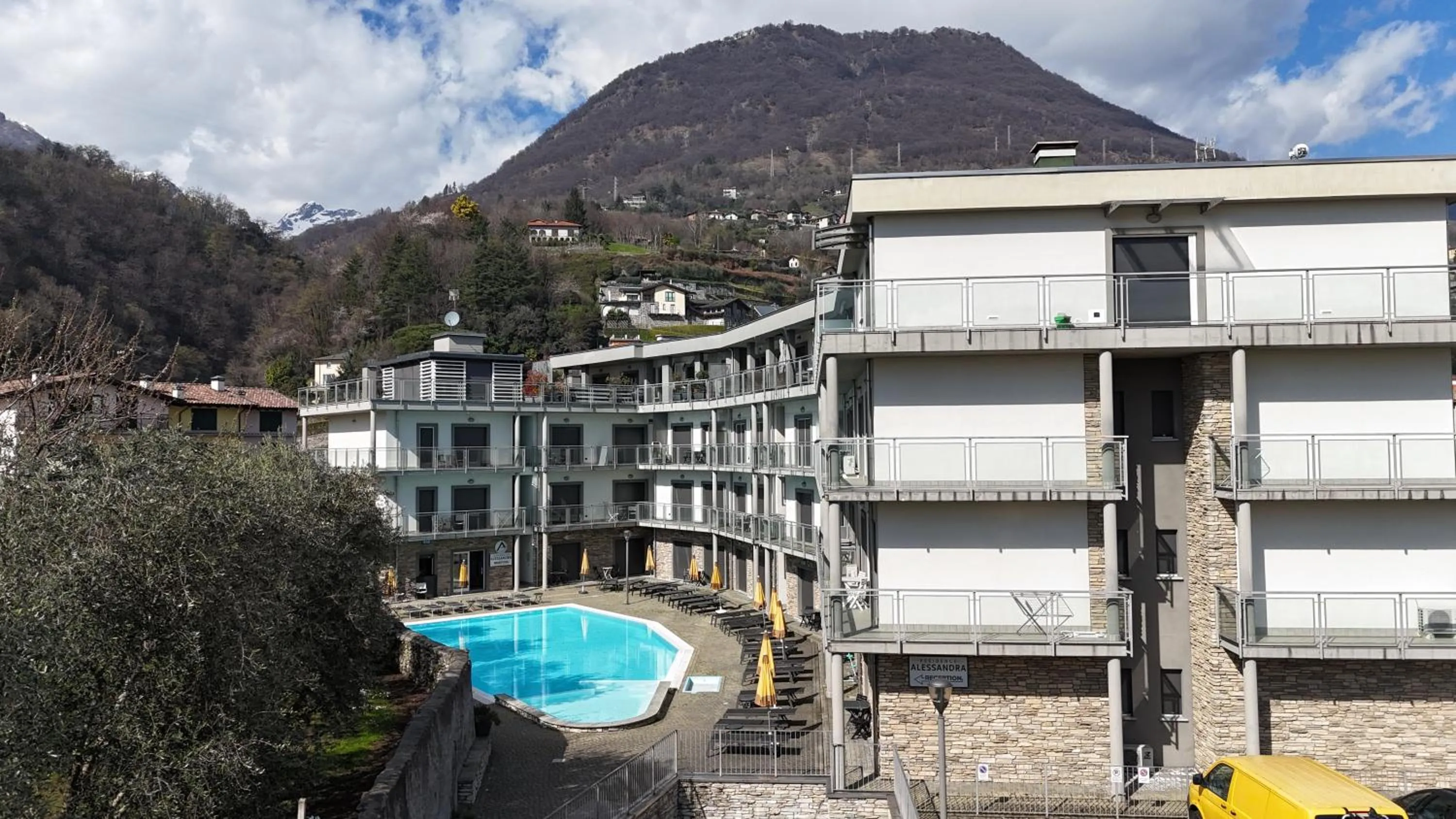 Swimming pool in Hotel Residence Alessandra