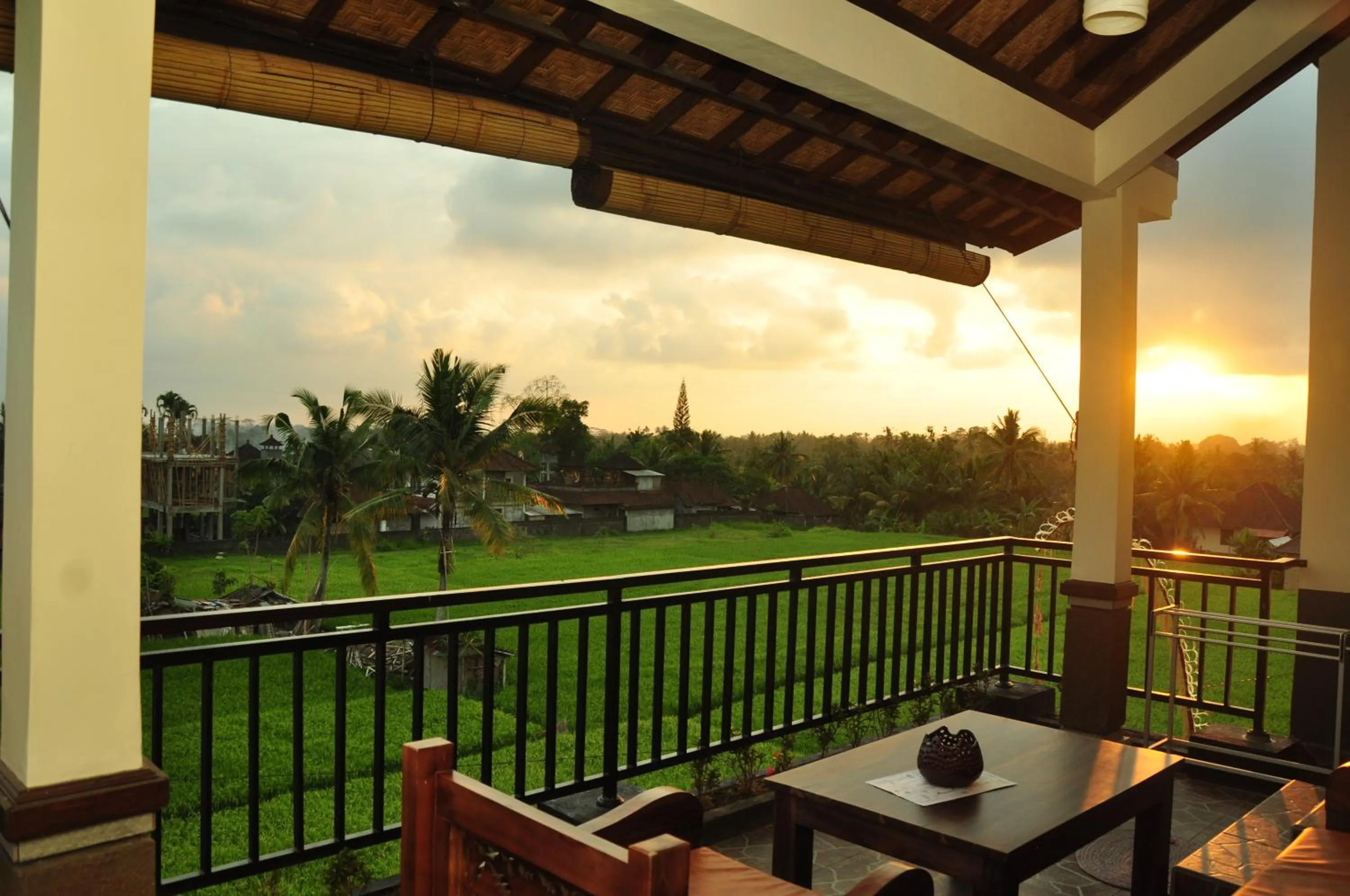 Balcony/Terrace in Three Dewi's Guest House