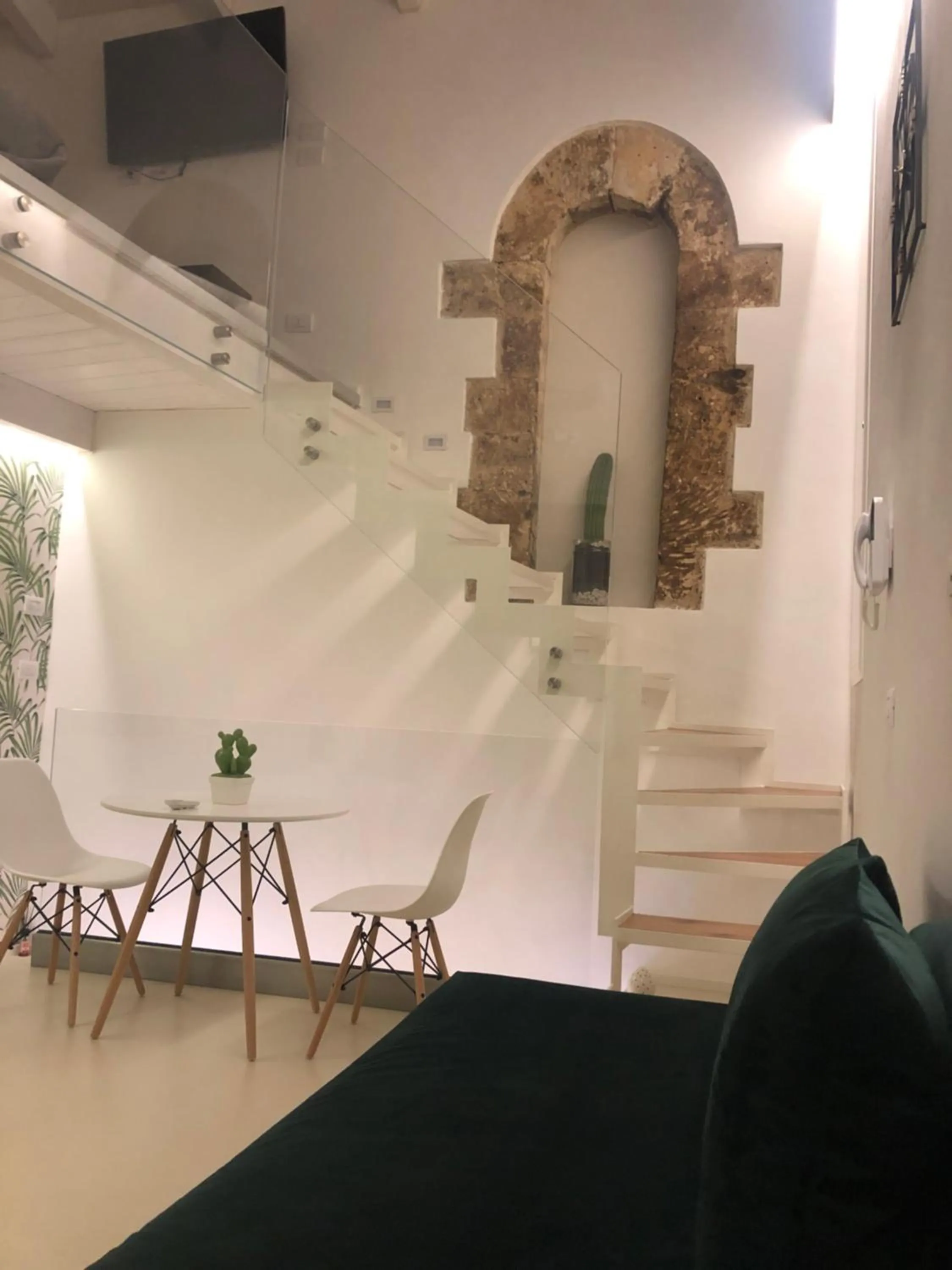 Communal lounge/ TV room in Suite61