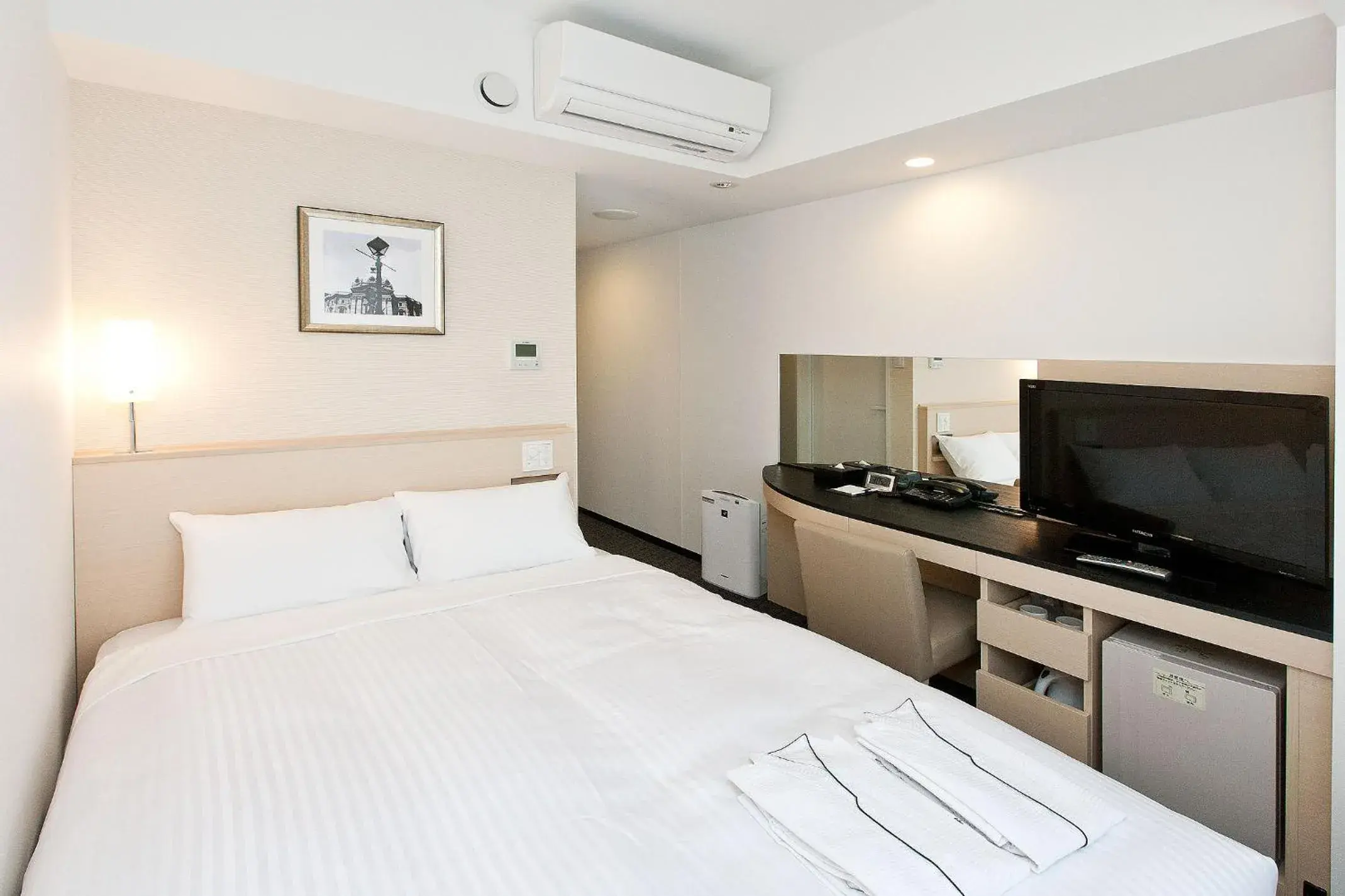 Standard Single Room - single occupancy - Smoking in Sotetsu Fresa Inn Yokohama Sakuragi-cho - Renovated in June 20th 2025 Standard Single Room - single occupancy - Smoking in Sotetsu Fresa Inn Yokohama Sakuragi-cho - Renovated in June 20th 2025