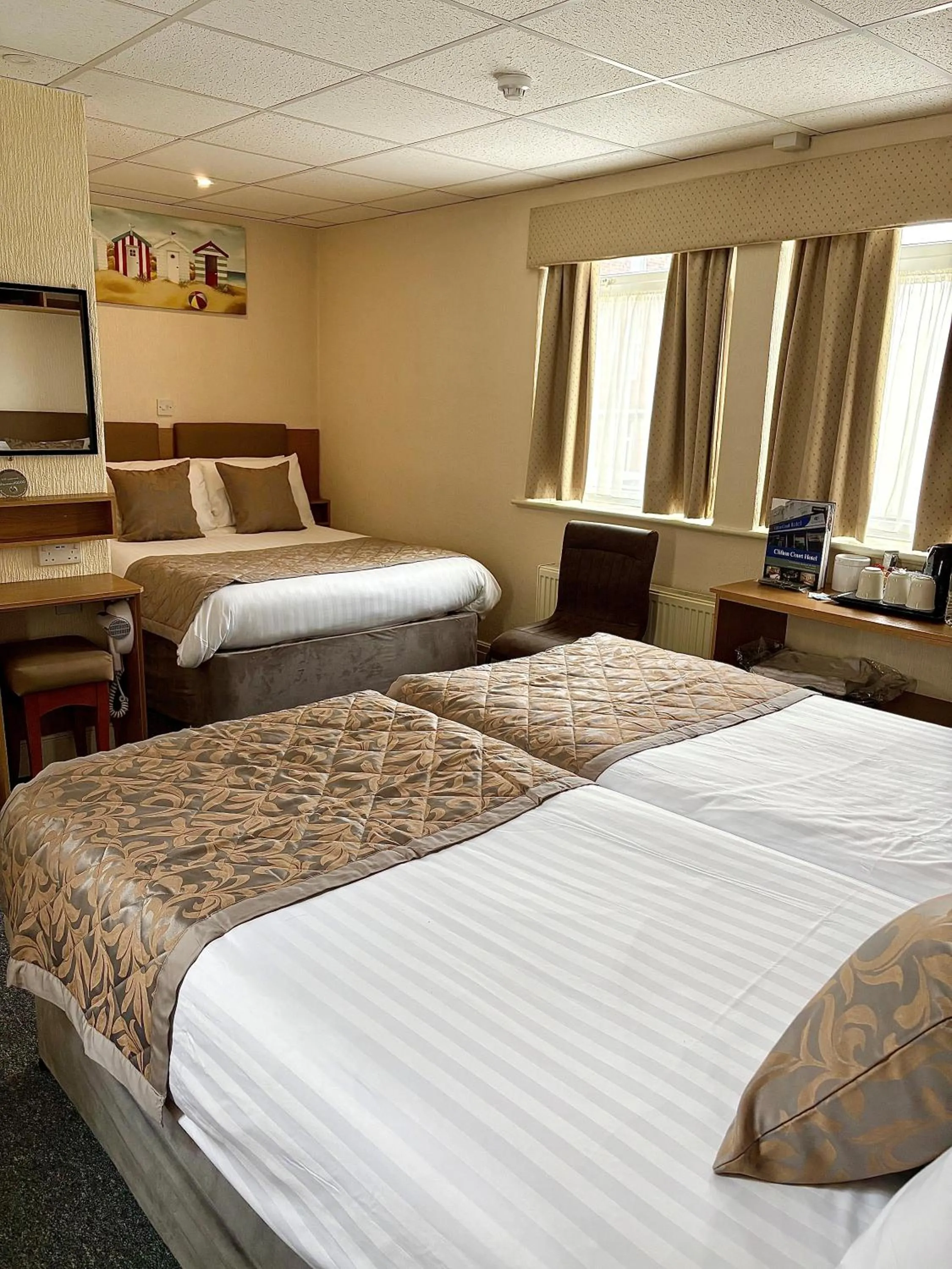 Bed in Clifton Court Hotel