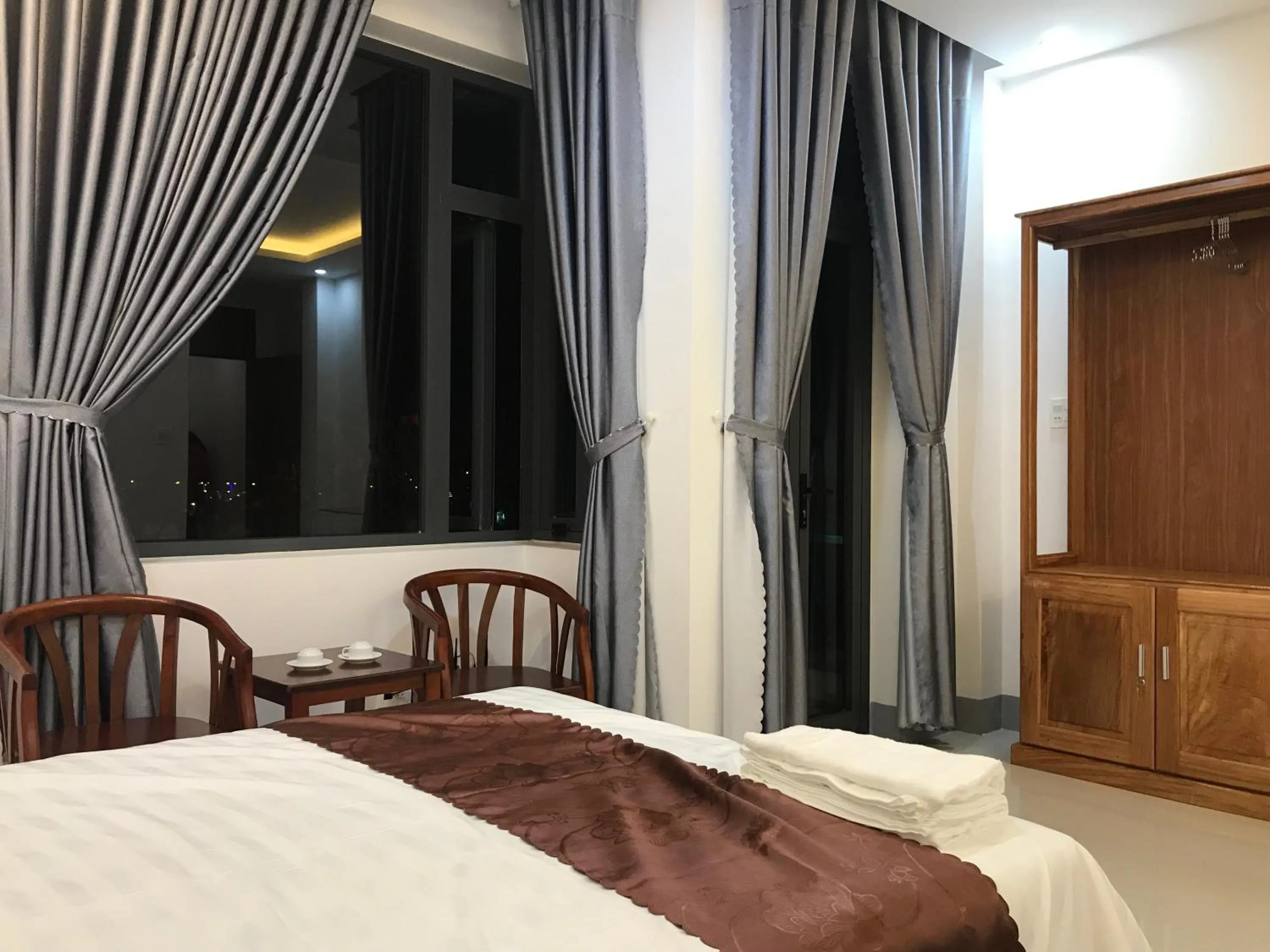 Bed in Queen Hotel
