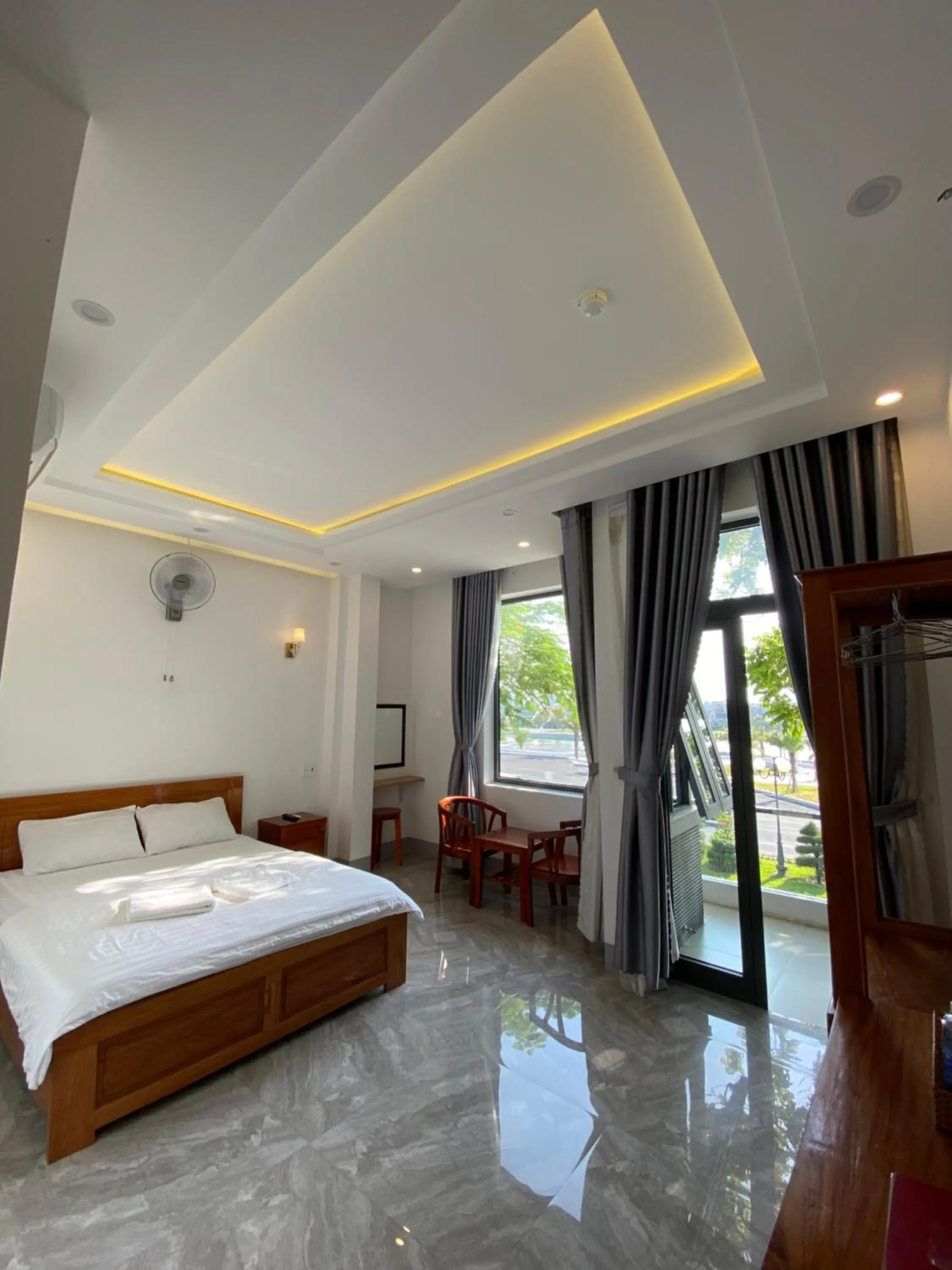 Other, Bed in Queen Hotel