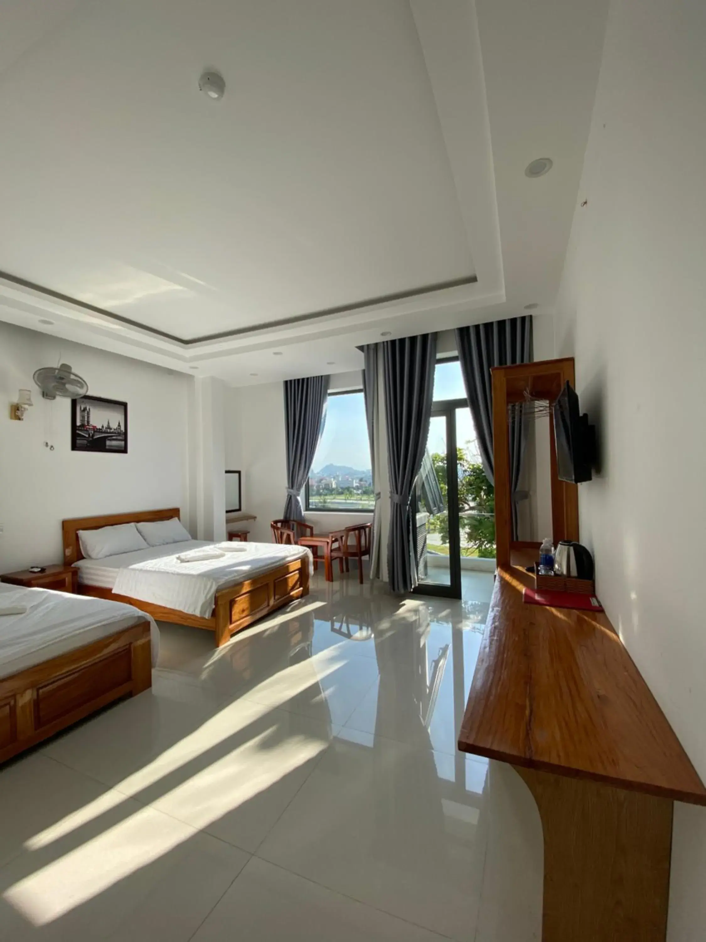 Queen Hotel Queen Hotel