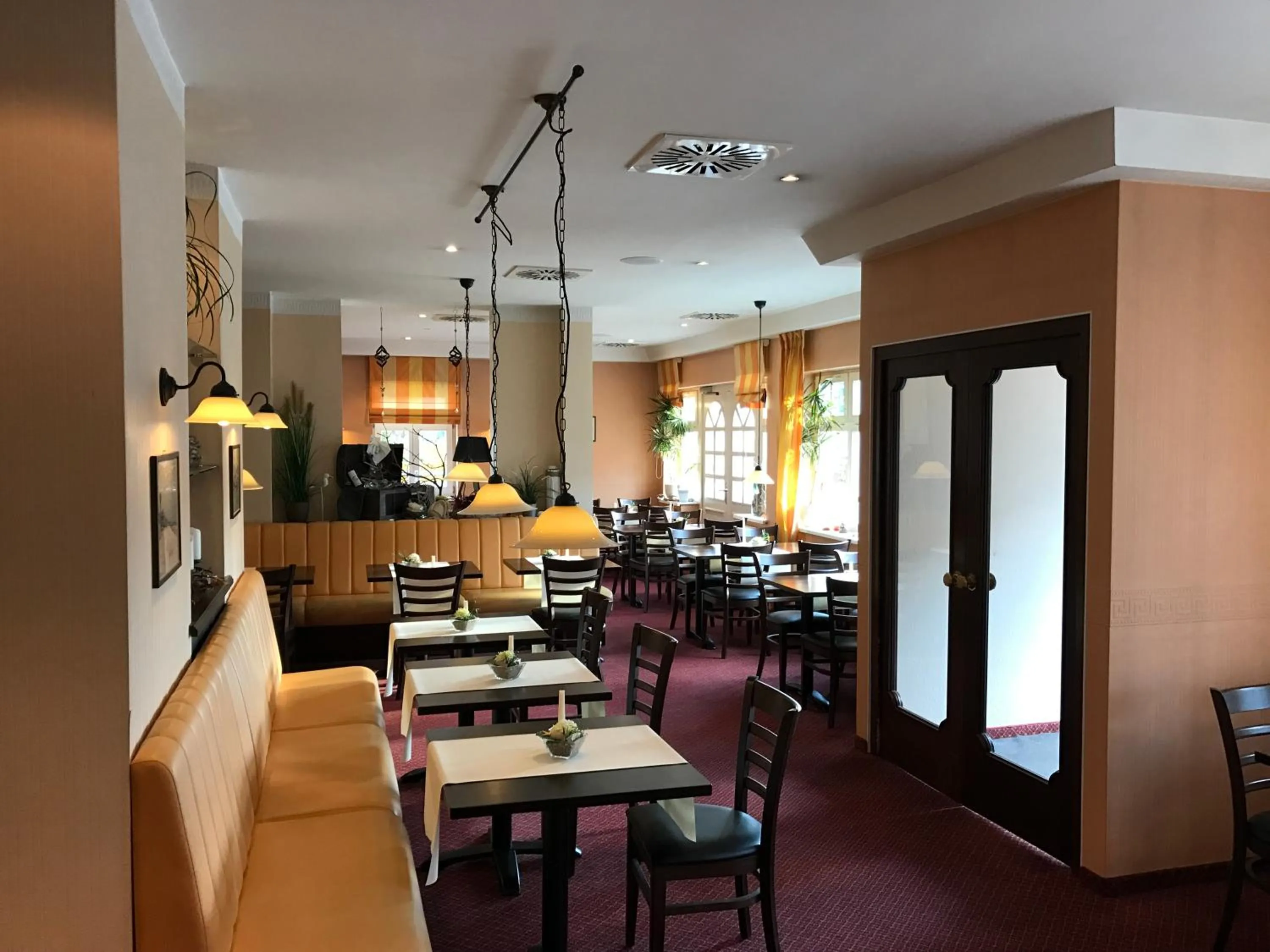 Restaurant/places to eat in Hotel Waldperle