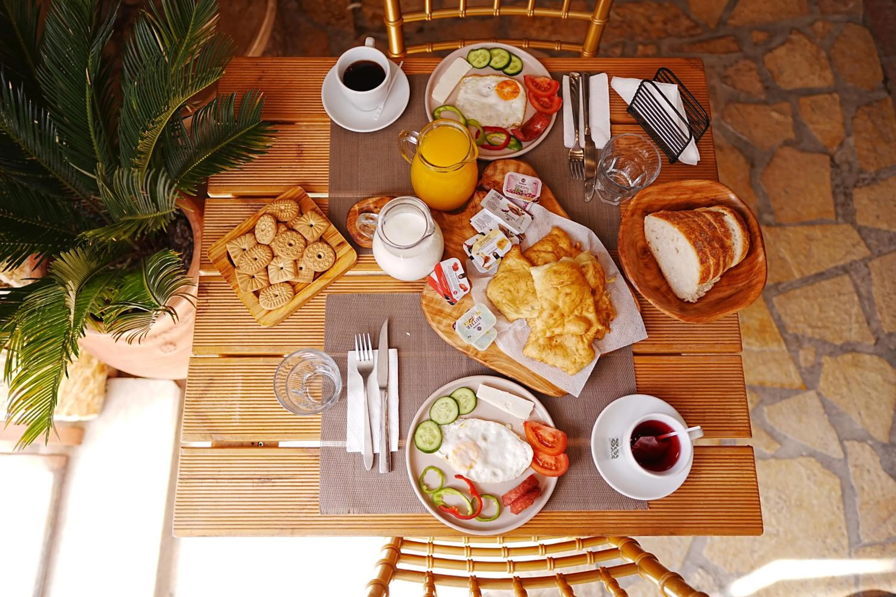 Food and drinks in Anel Suites