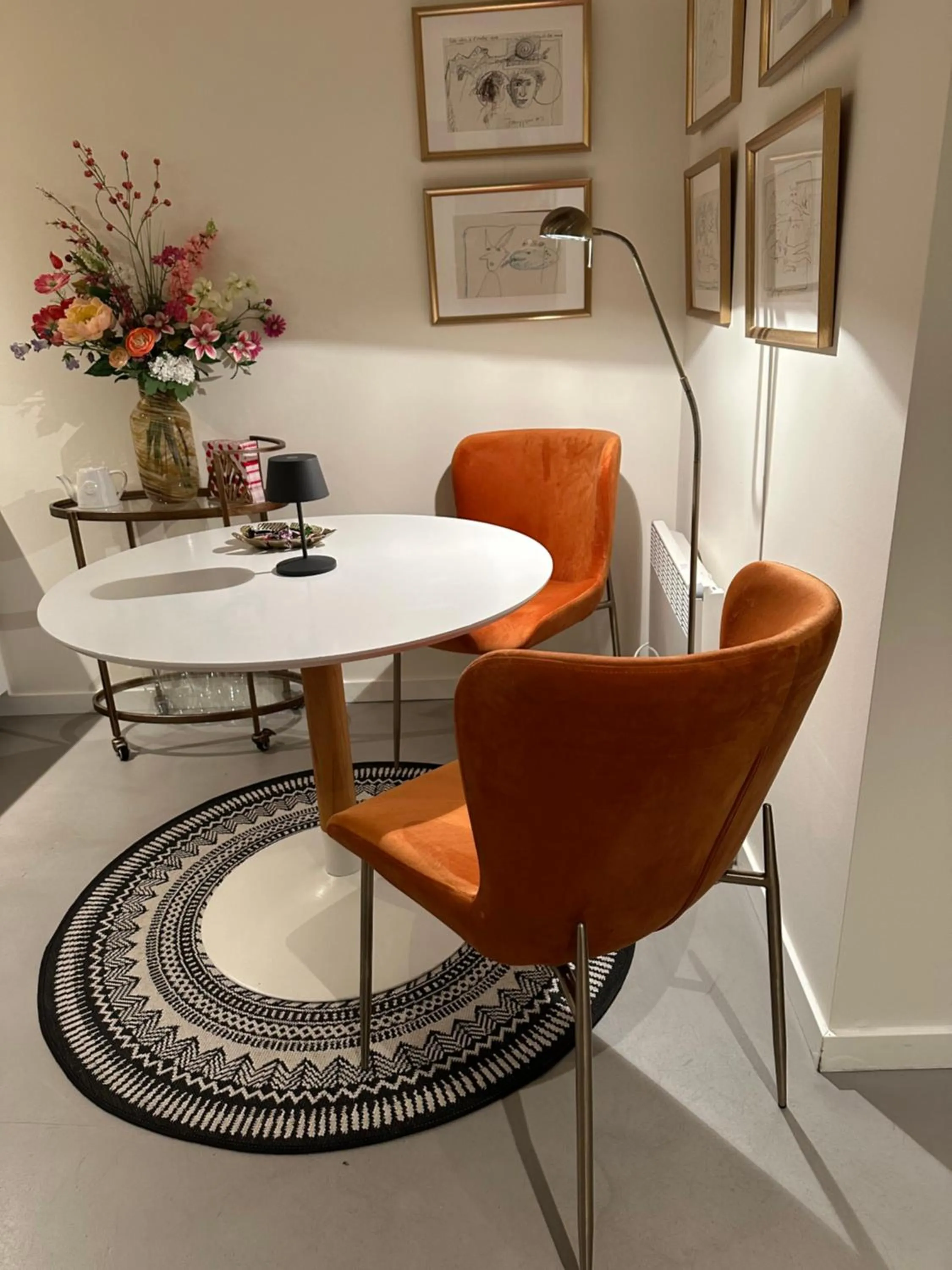 Dining area in B&B Ereprijs