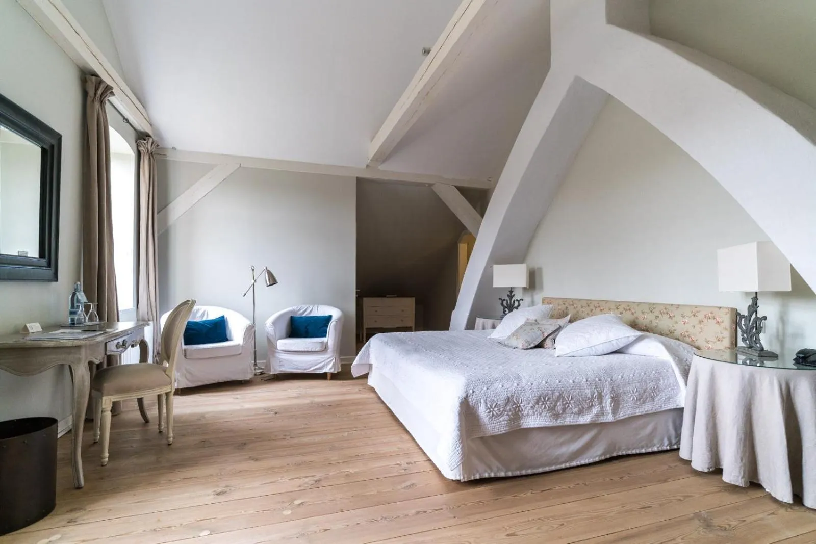 Photo of the whole room, Bed in Hotel Schloss Gamehl