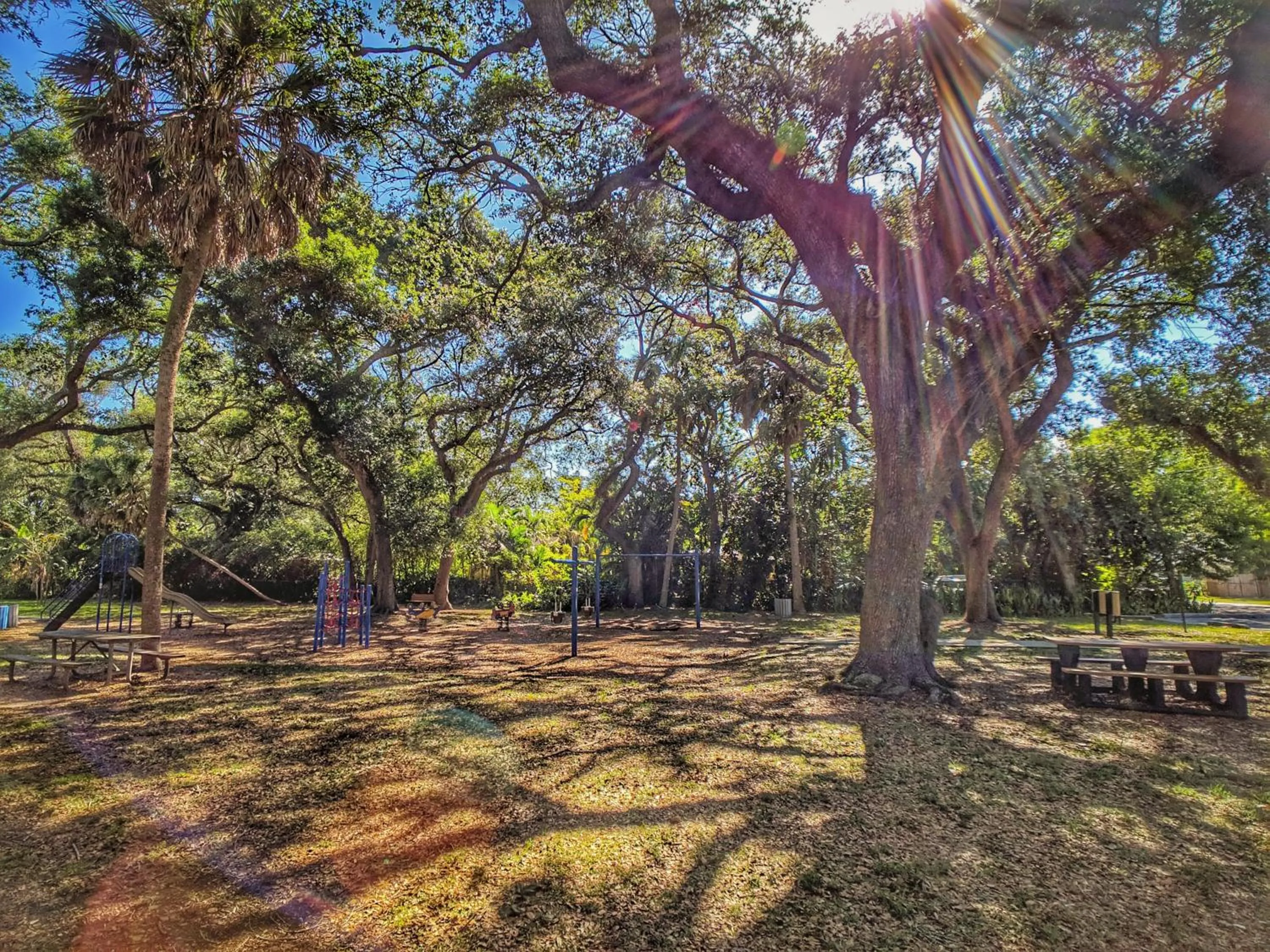 Flamingo Place - One block to Lauderdale Marine Center - 3 bedroom - 2 bath - King bed