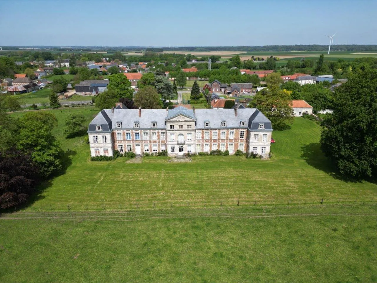 Landmark view in Chambres d'hôtes & Gîtes du Château de Grand Rullecourt