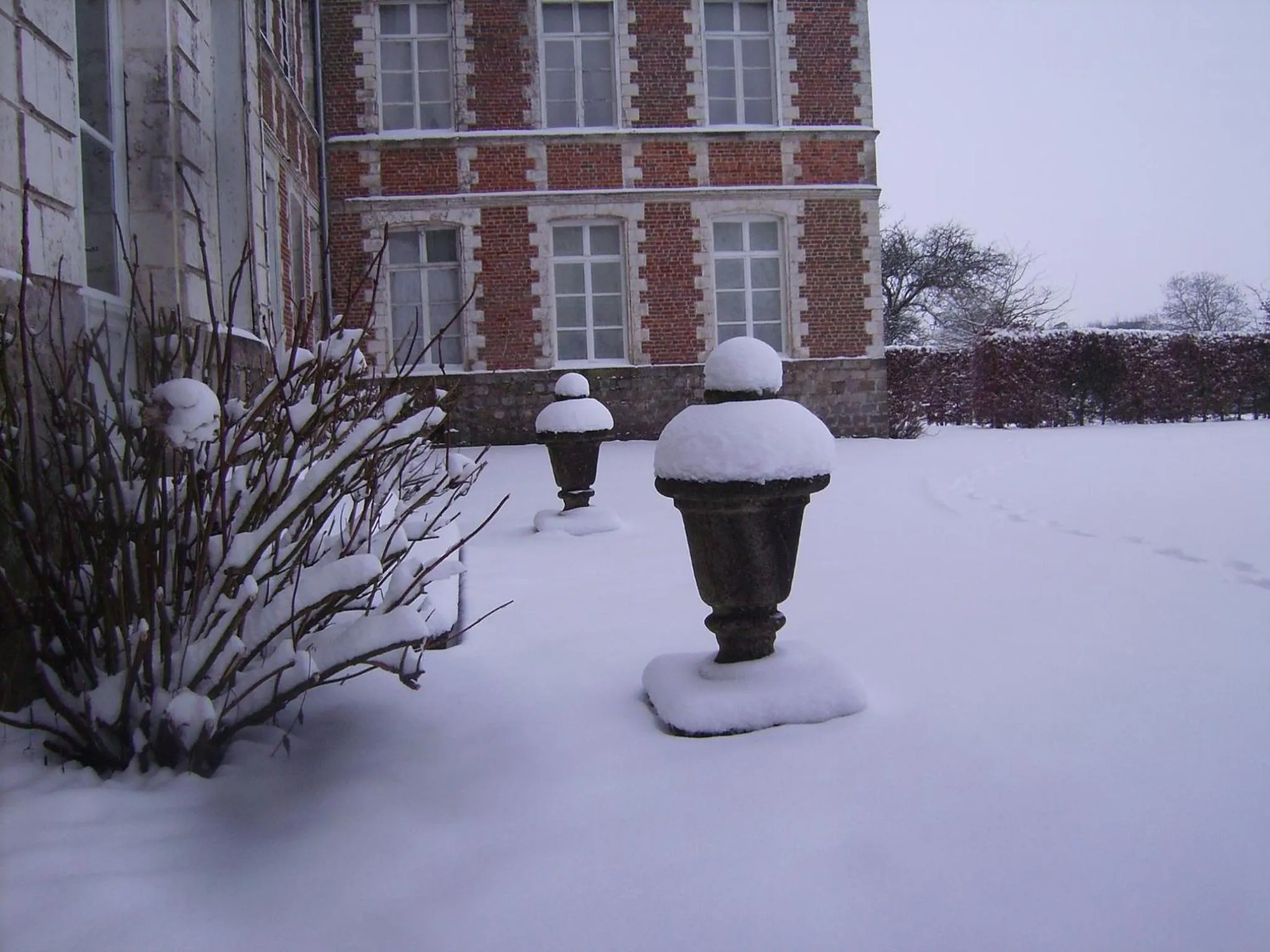 Facade/entrance in Chambres d'hôtes & Gîtes du Château de Grand Rullecourt